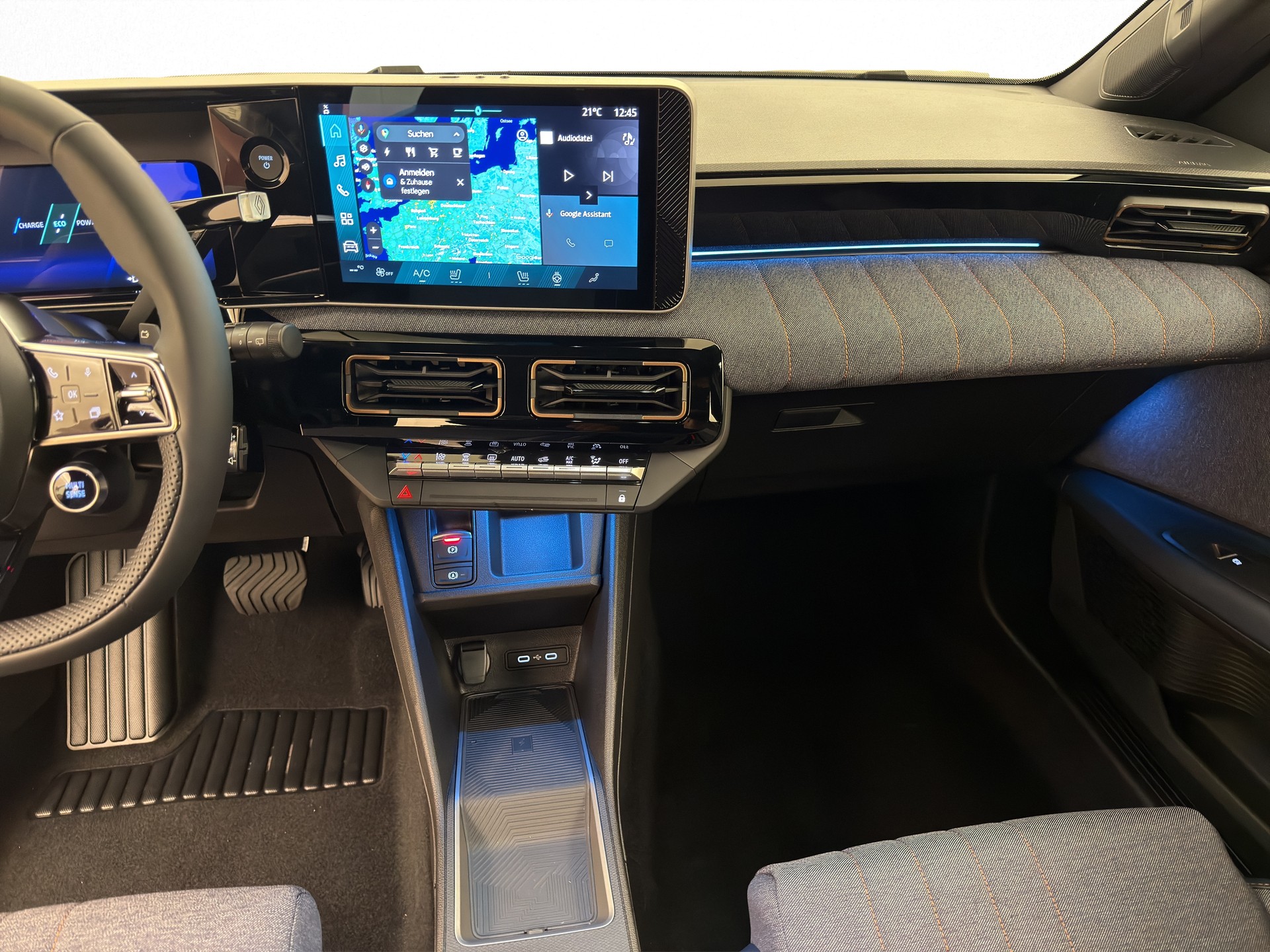 RENAULT R4 E-Tech Comfort Range techno-image-9