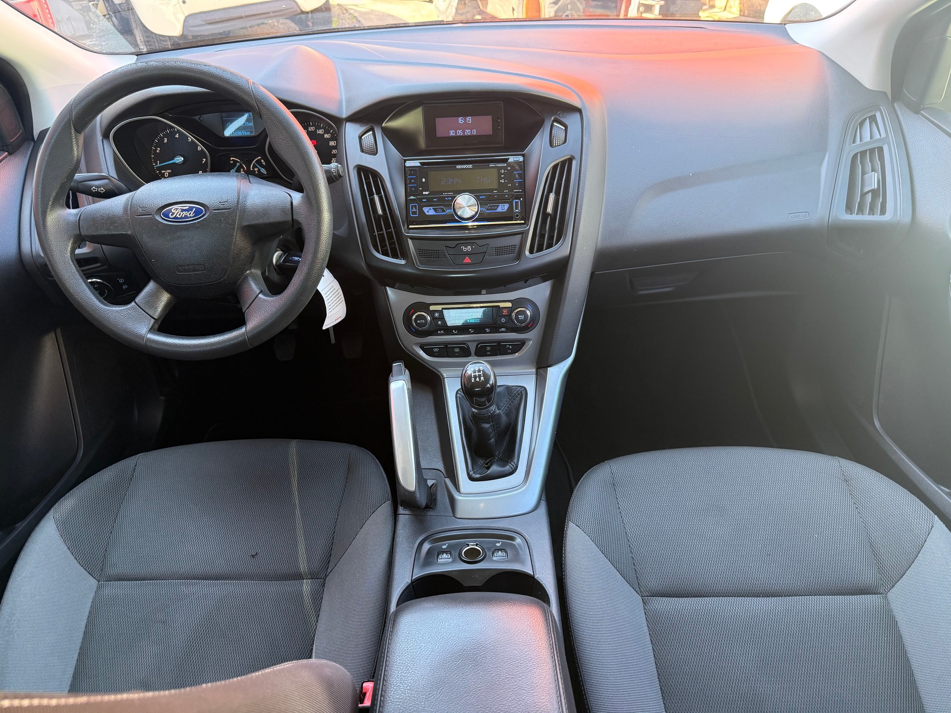 FORD Focus 1.6i VCT Trend-image-9