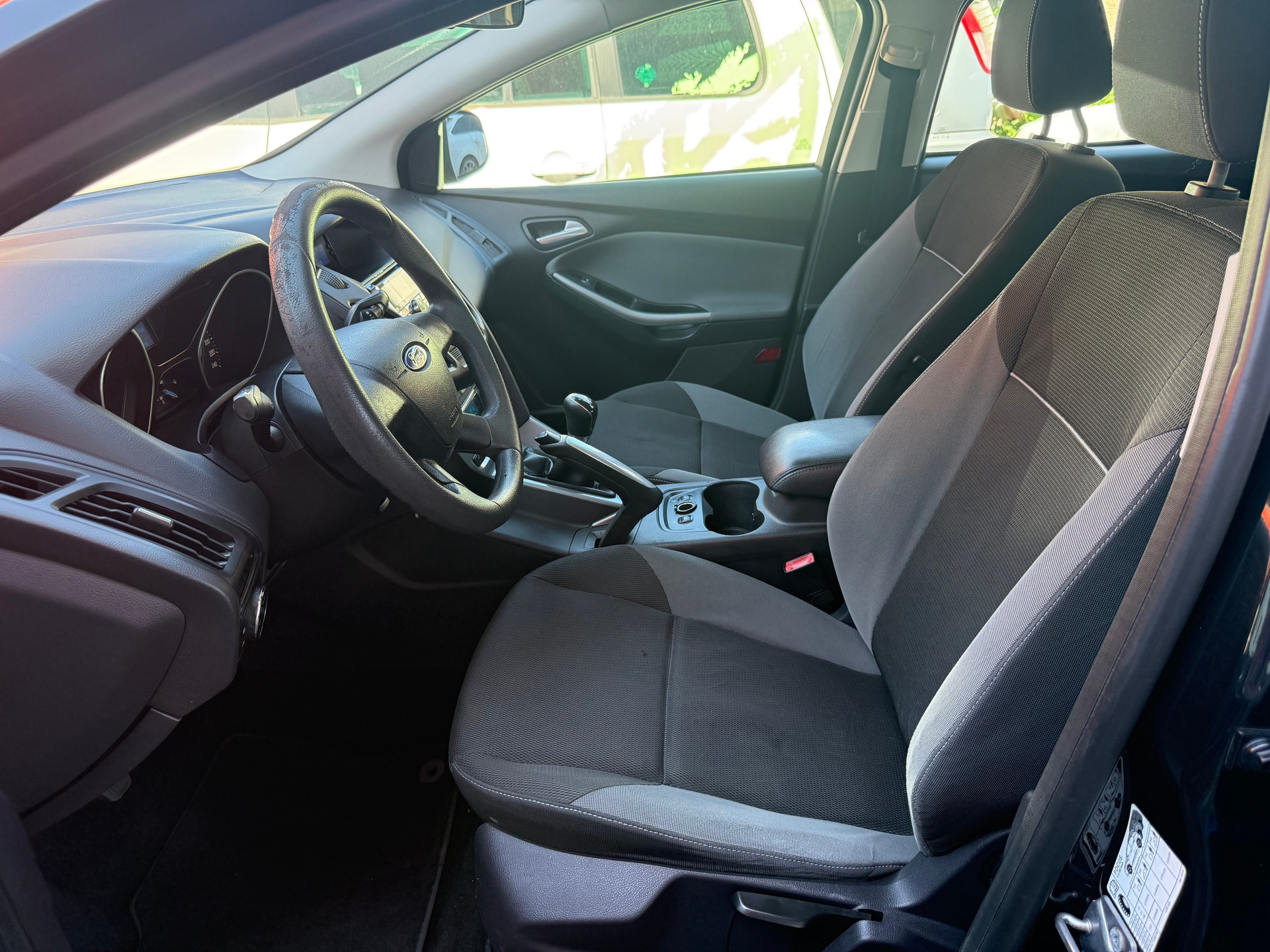 FORD Focus 1.6i VCT Trend-image-8