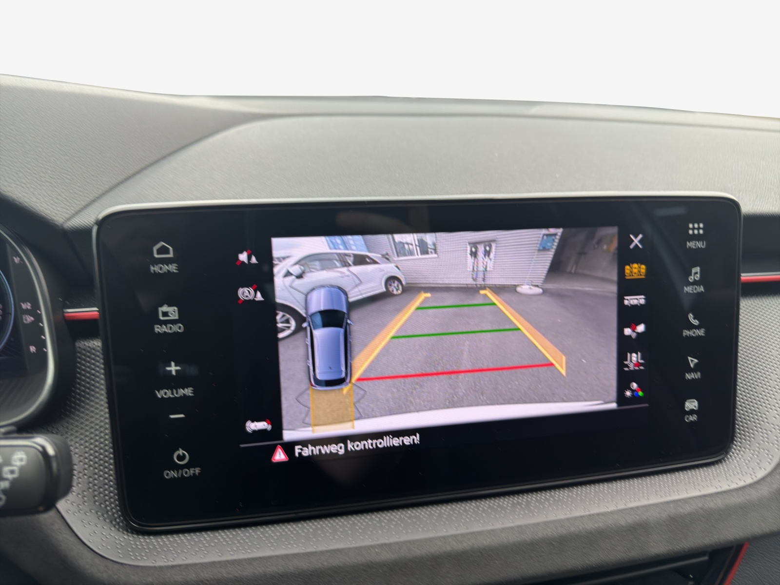SKODA Kamiq 1.0 TSI Selection DSG-image-15
