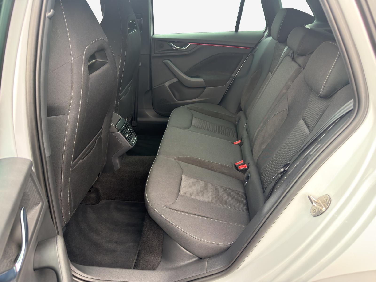 SKODA Kamiq 1.0 TSI Selection DSG-image-11