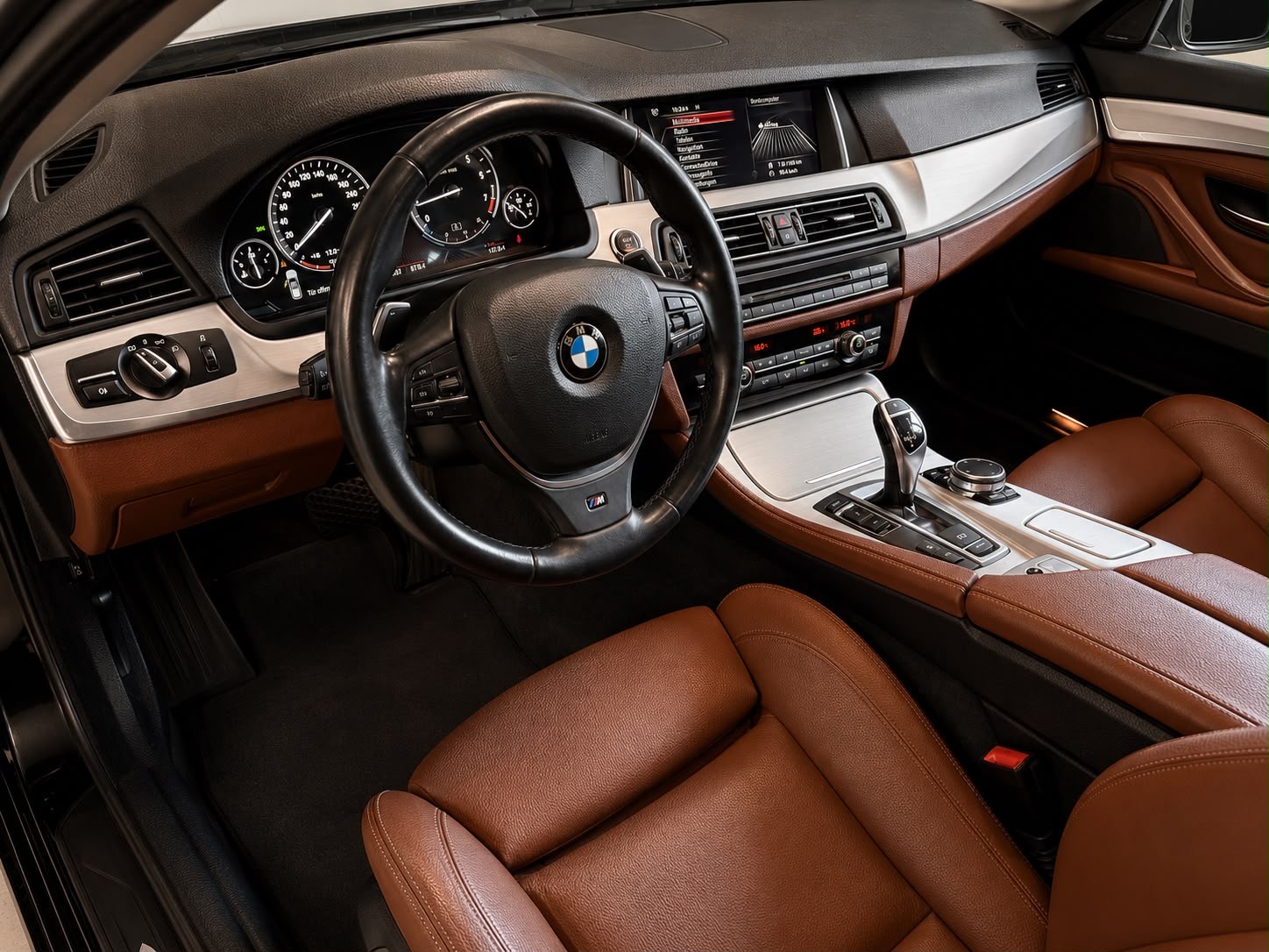 BMW 528i Touring xDrive Modern Line Steptronic-image-13