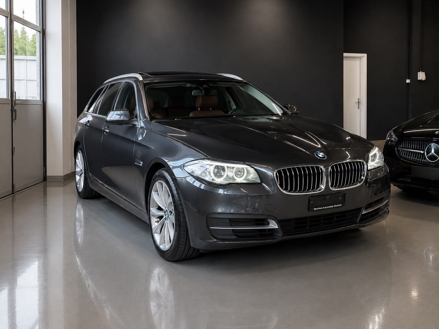BMW 528i Touring xDrive Modern Line Steptronic-image-3
