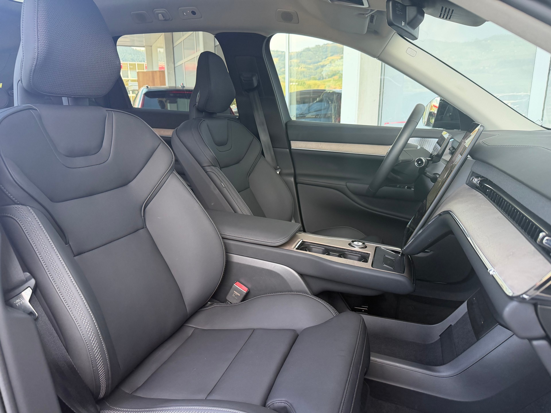 VOLVO EX90 Twin Performance Ultra AWD-showroom-element-3