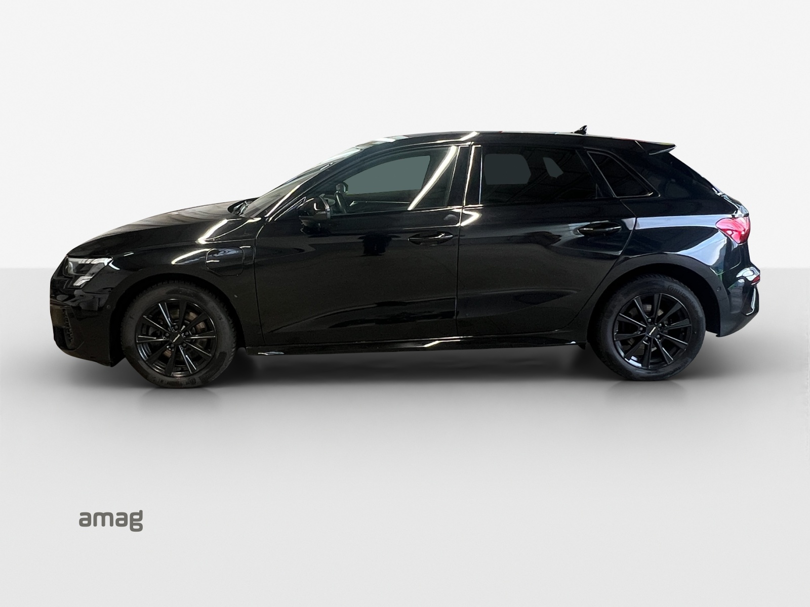 AUDI A3 Sportback 40 TFSI e S line Attraction S-tronic-showroom-element-1