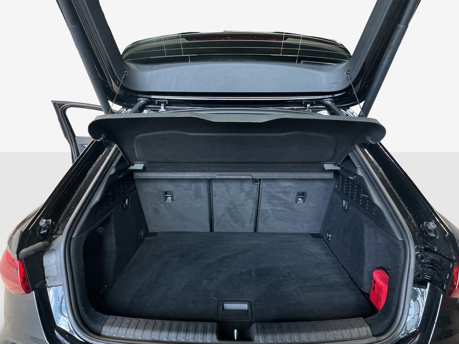 AUDI A3 Sportback 40 TFSI e S line Attraction S-tronic-image-12