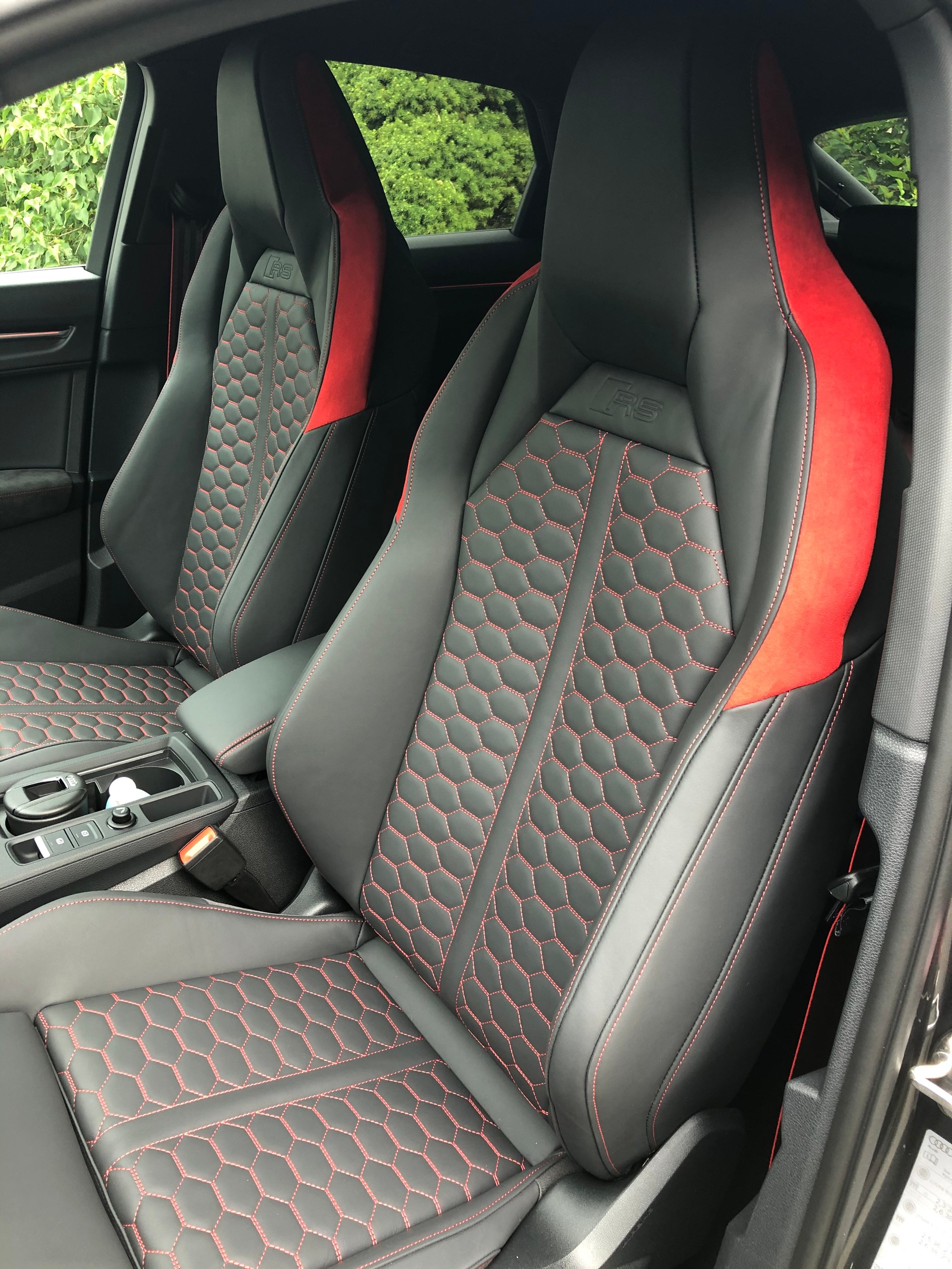 AUDI 2.5 TFSI quattro S-Tronic-image-2