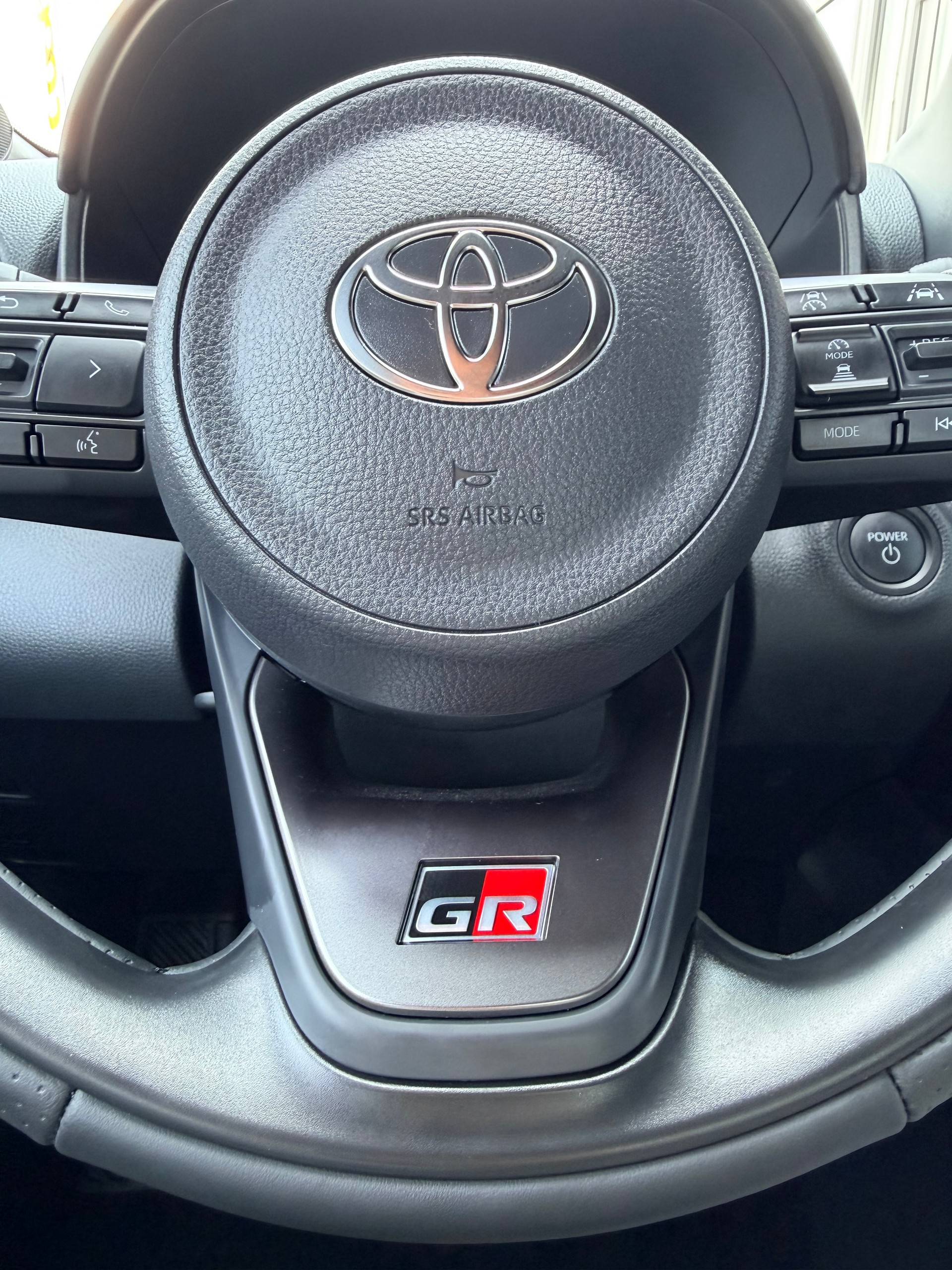 TOYOTA Yaris 1.5 GR Sport e-CVT-image-25