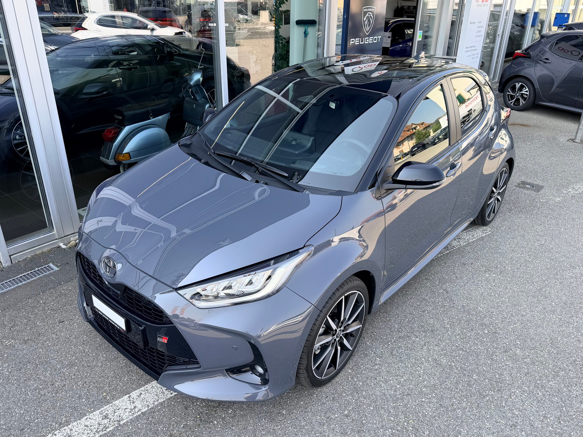 TOYOTA Yaris 1.5 GR Sport e-CVT