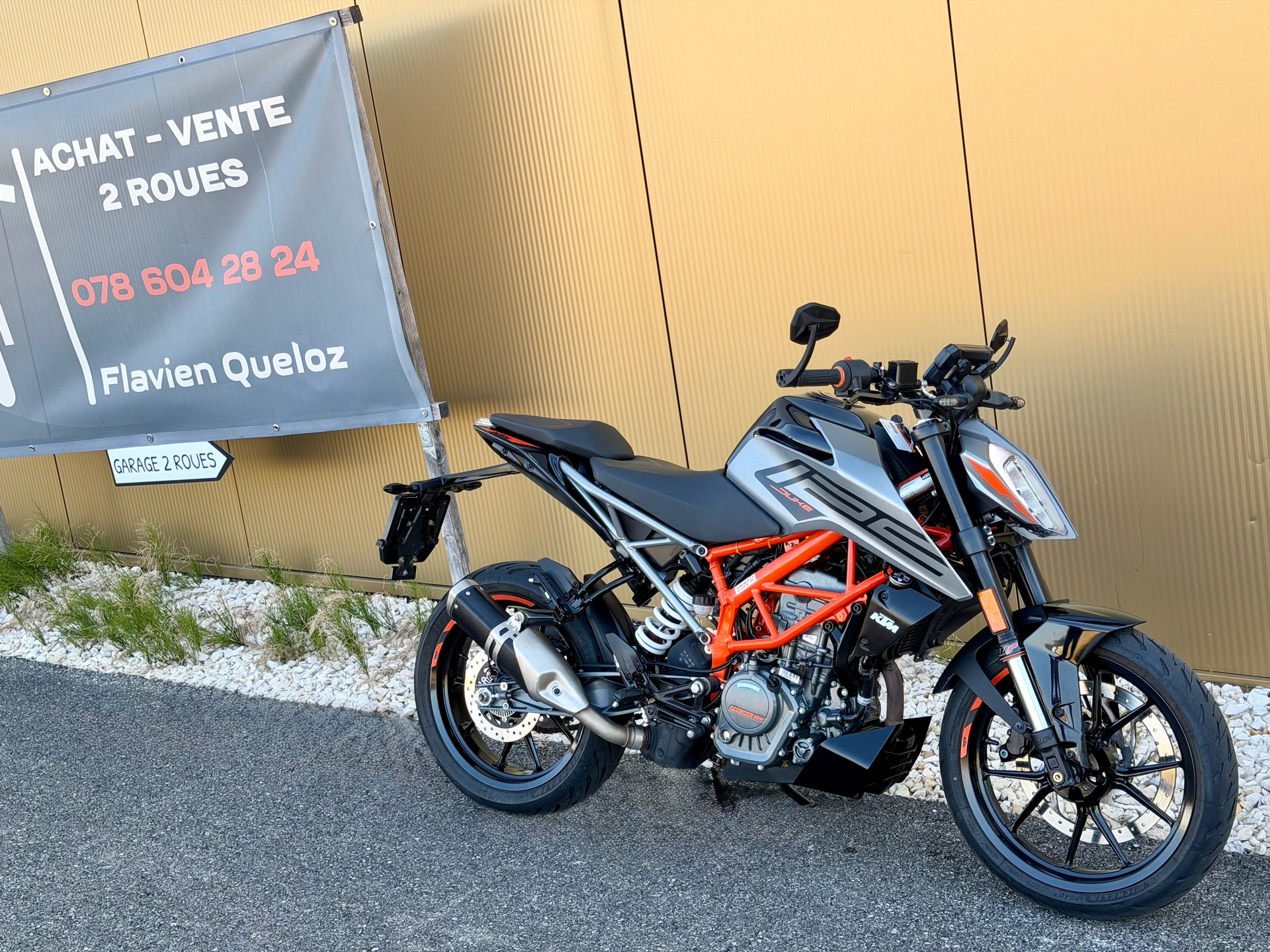 KTM 125 Duke-image-2