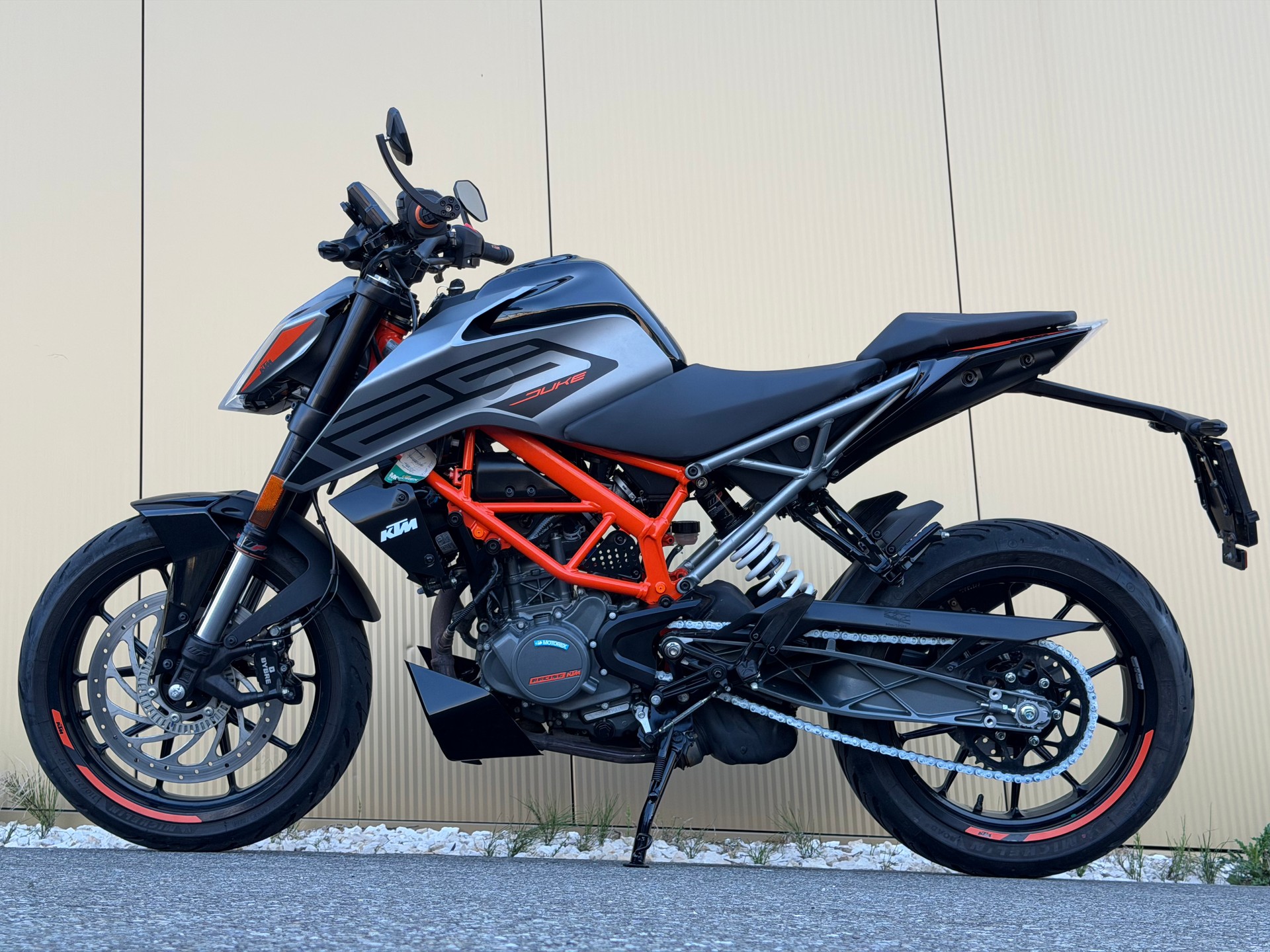 KTM 125 Duke-image-10