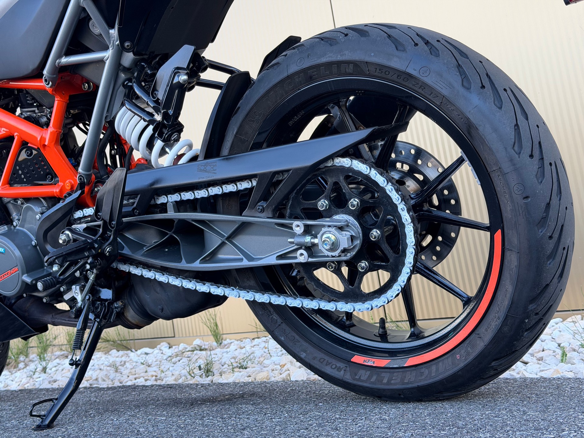 KTM 125 Duke-image-13