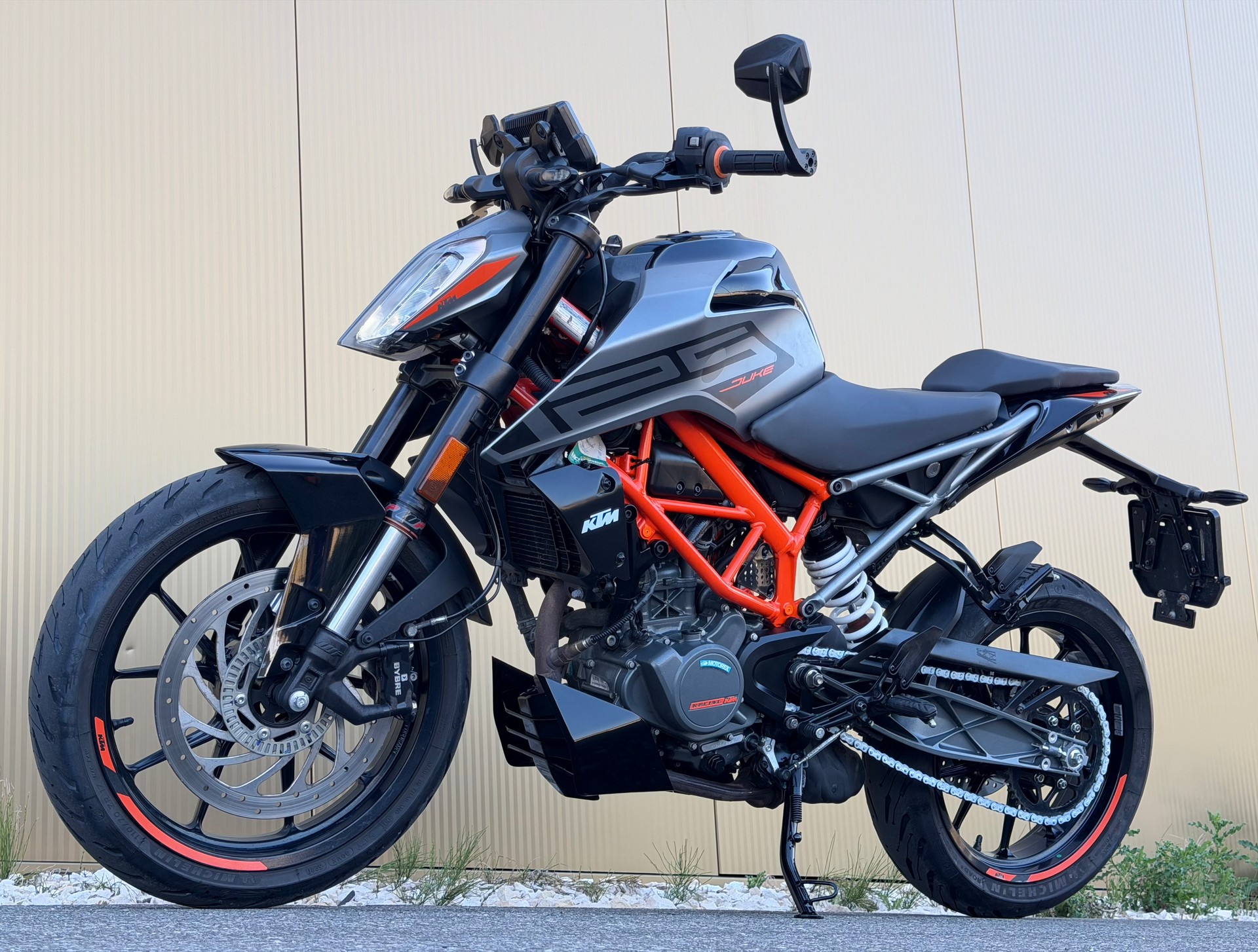 KTM 125 Duke-image-9