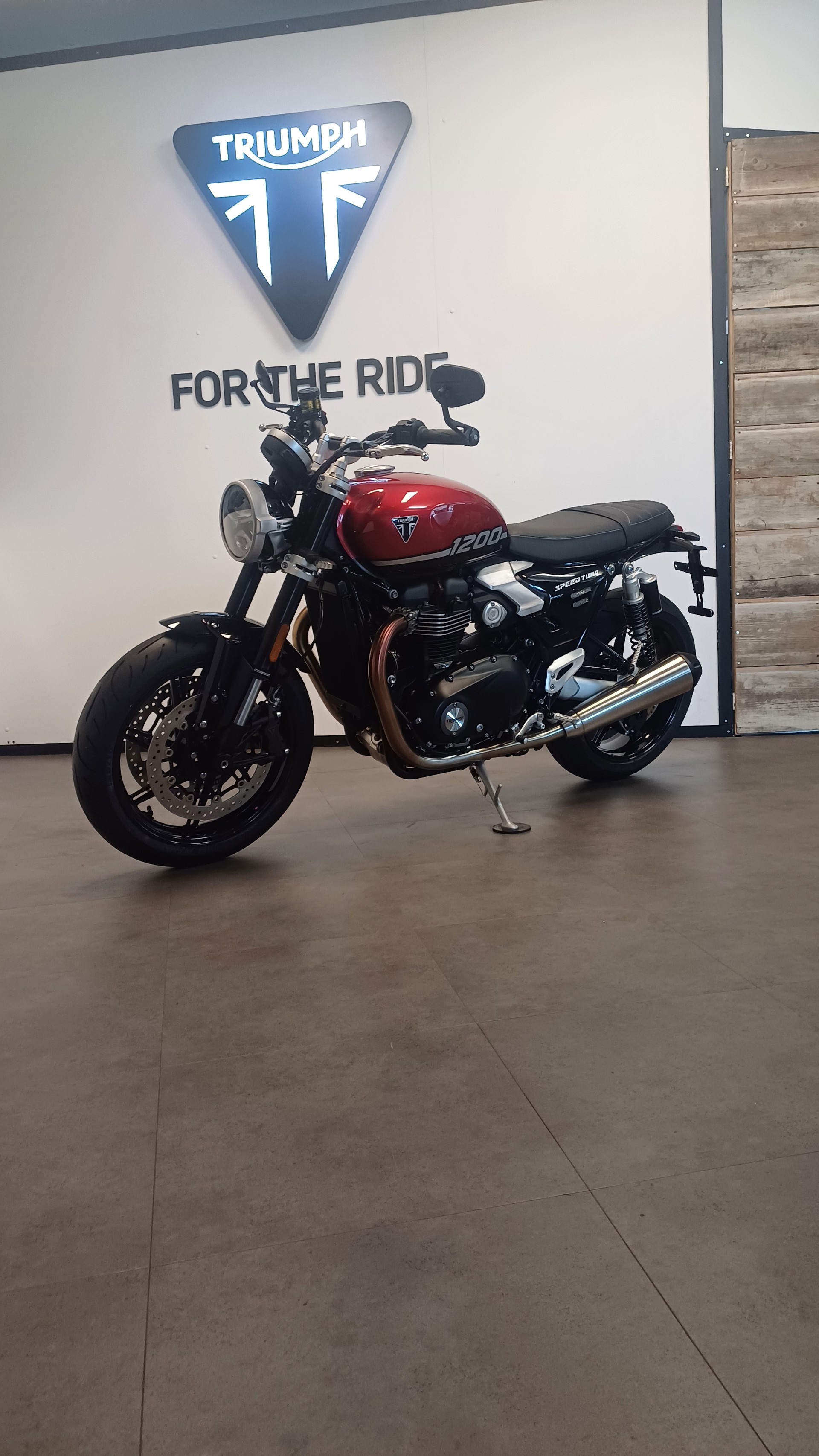TRIUMPH Speedtwin 1200-image-1