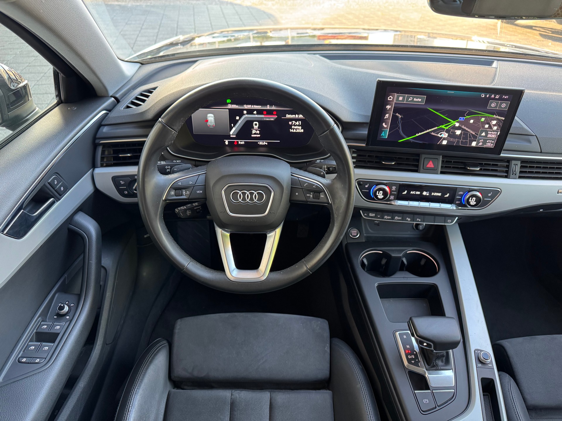 AUDI A4 Avant 40 TDI Attraction quattro S-tronic-image-11