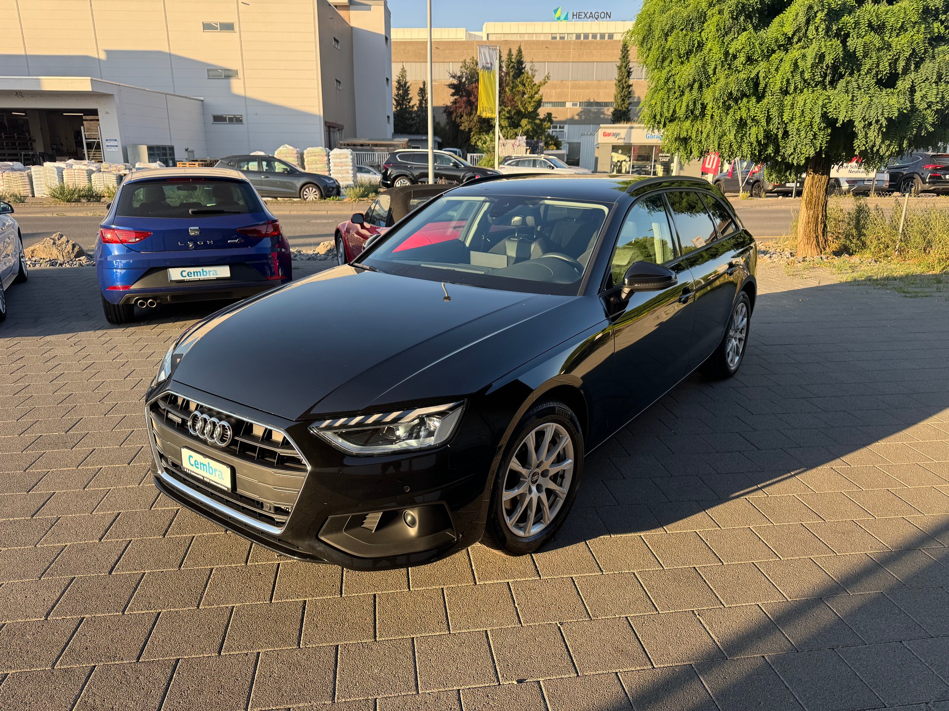 AUDI A4 Avant 40 TDI Attraction quattro S-tronic-image-1
