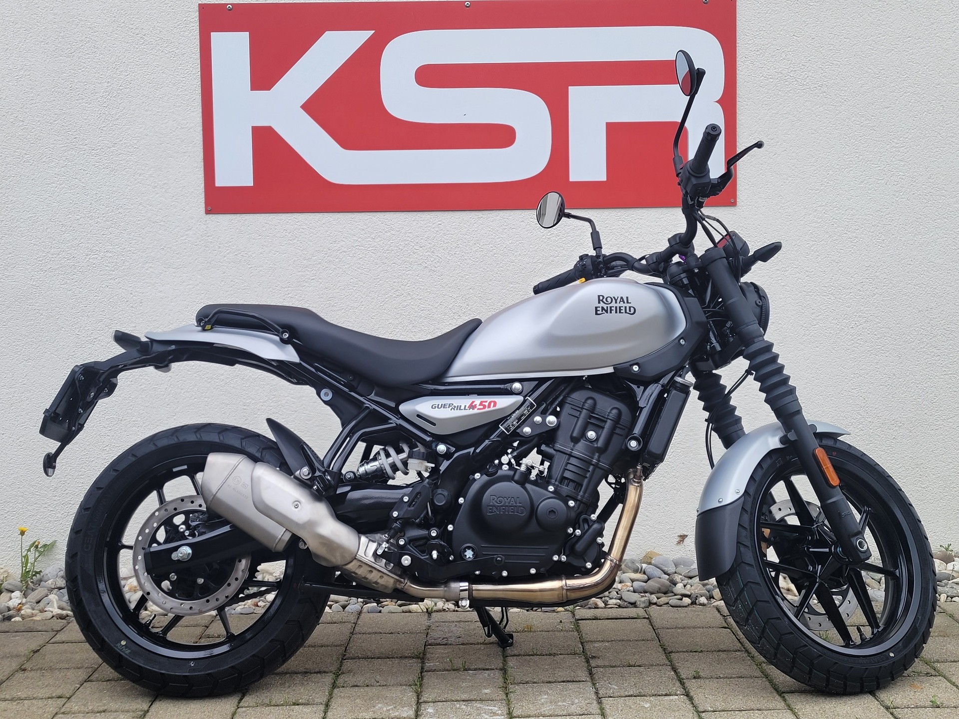 ROYAL ENFIELD Guerrilla 450