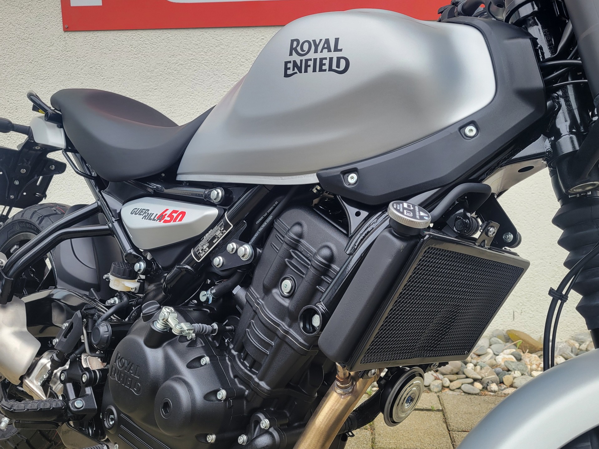 ROYAL ENFIELD Guerrilla 450-image-7