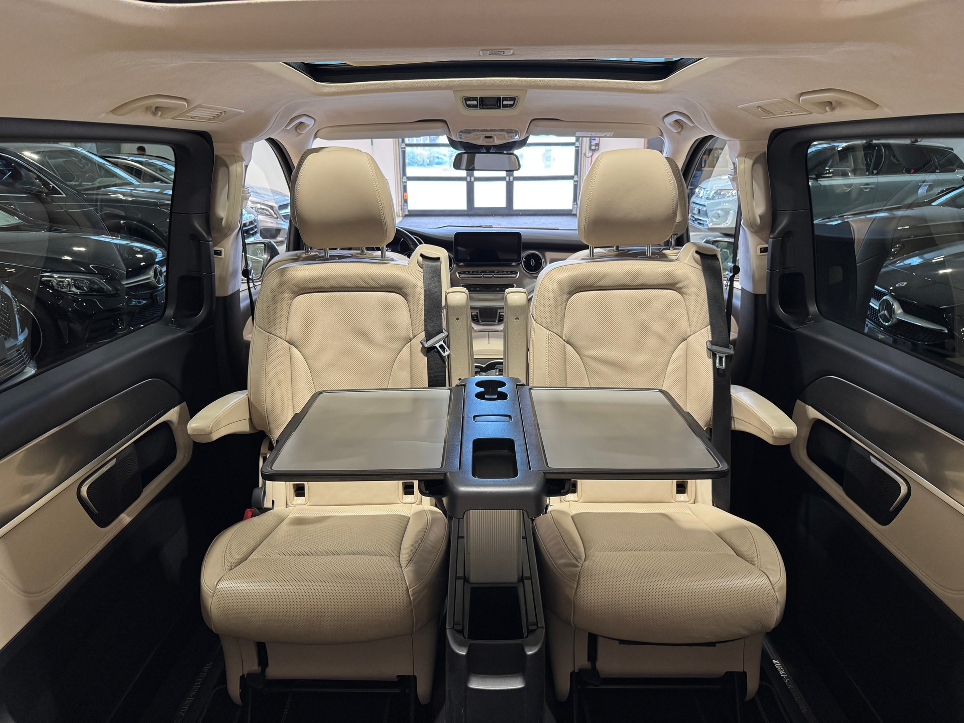 MERCEDES-BENZ V 250 d lang Exclusive 9G-Tronic-image-18