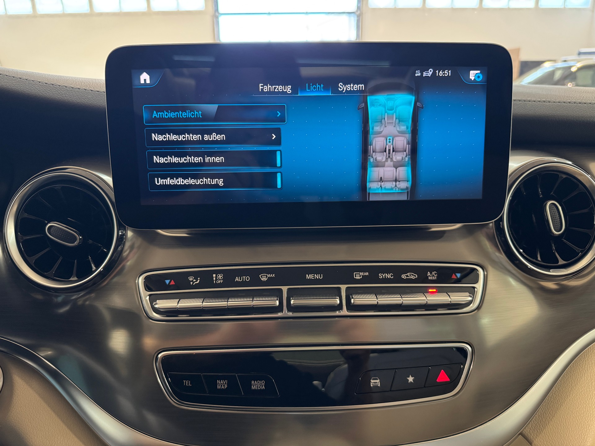 MERCEDES-BENZ V 250 d lang Exclusive 9G-Tronic-image-28
