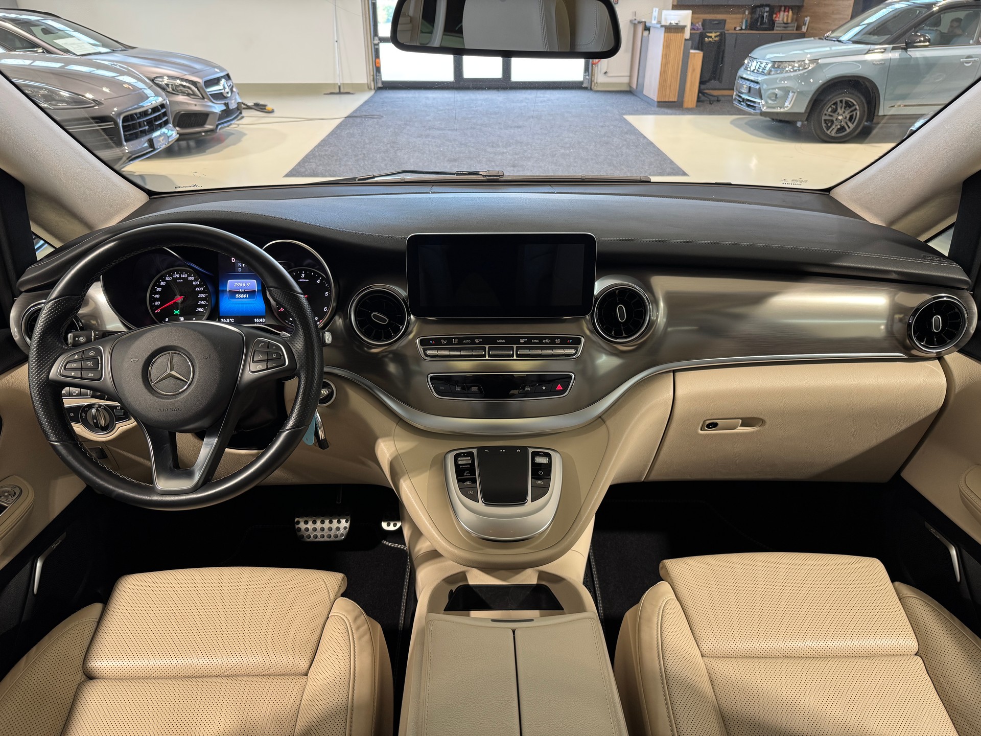 MERCEDES-BENZ V 250 d lang Exclusive 9G-Tronic-image-13