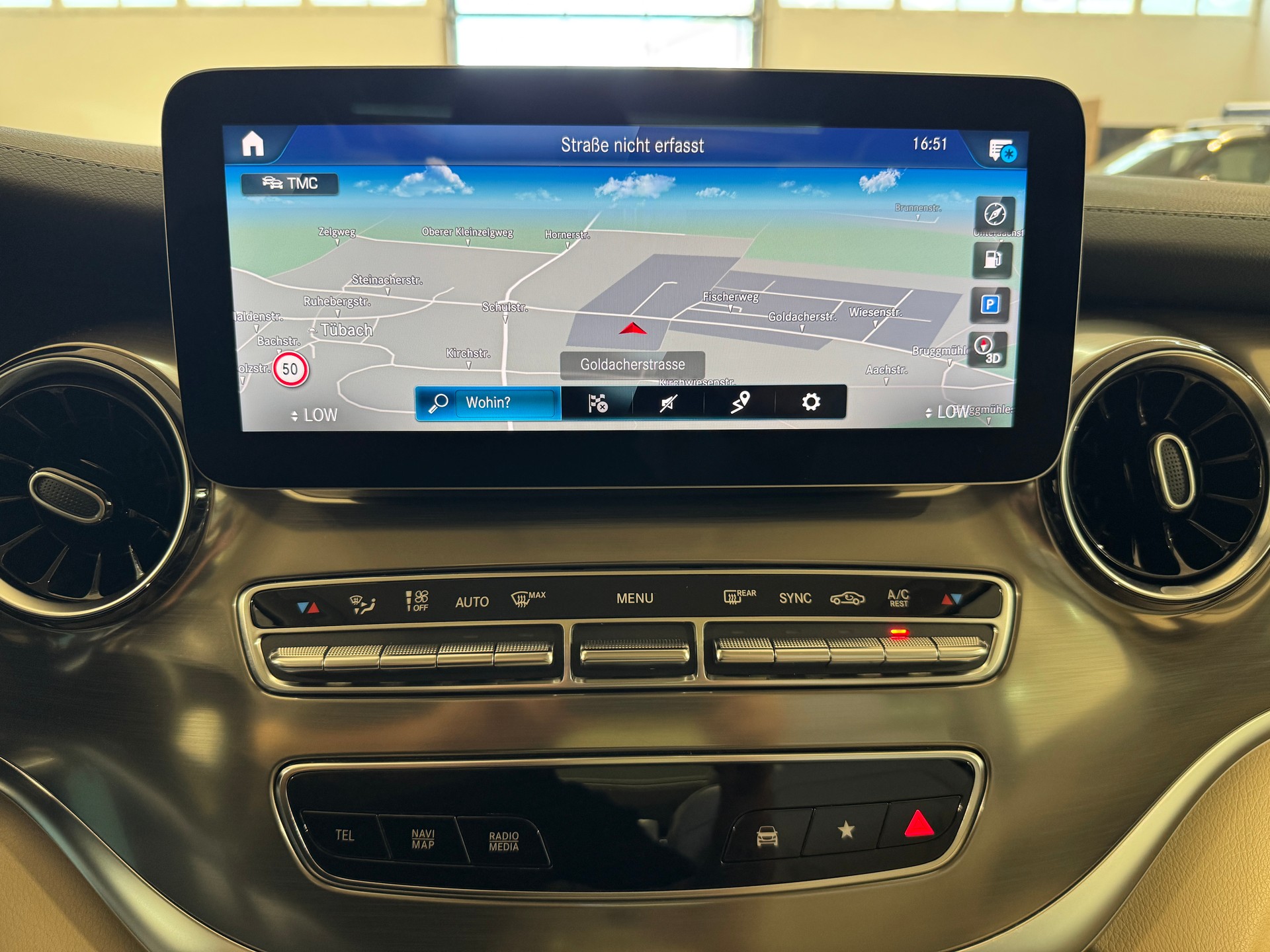 MERCEDES-BENZ V 250 d lang Exclusive 9G-Tronic-image-25