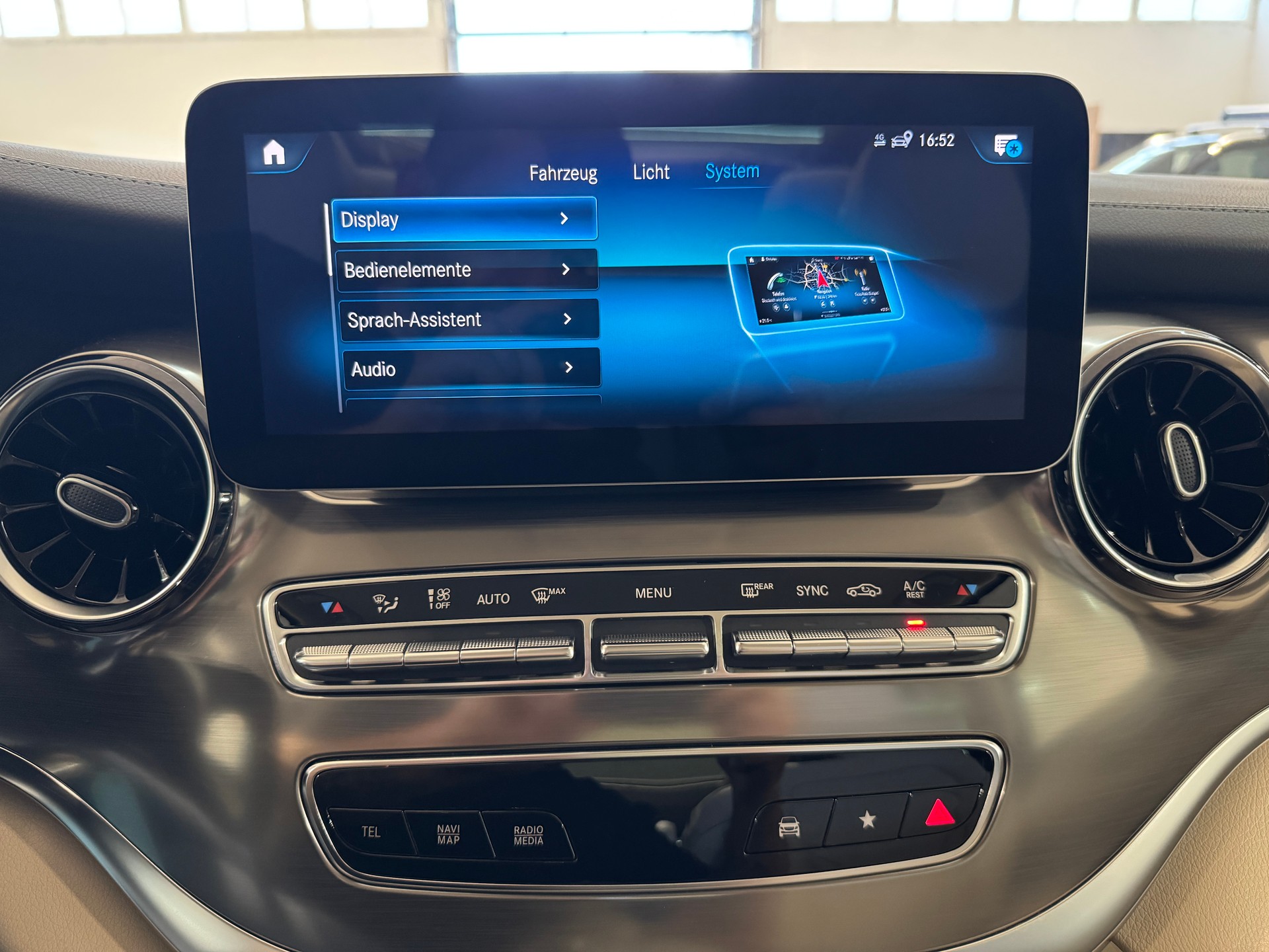 MERCEDES-BENZ V 250 d lang Exclusive 9G-Tronic-image-29
