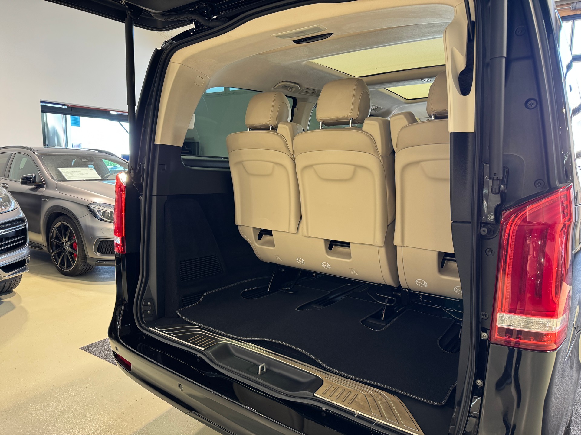 MERCEDES-BENZ V 250 d lang Exclusive 9G-Tronic-image-7