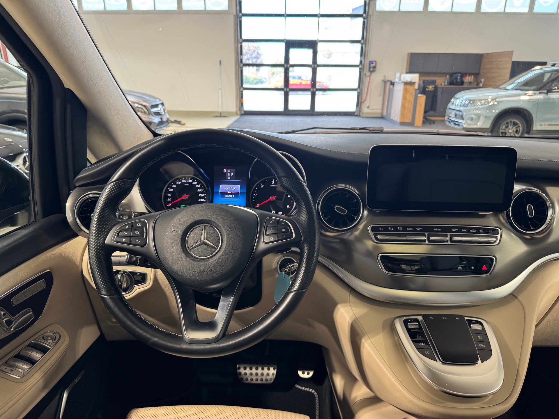 MERCEDES-BENZ V 250 d lang Exclusive 9G-Tronic-image-14