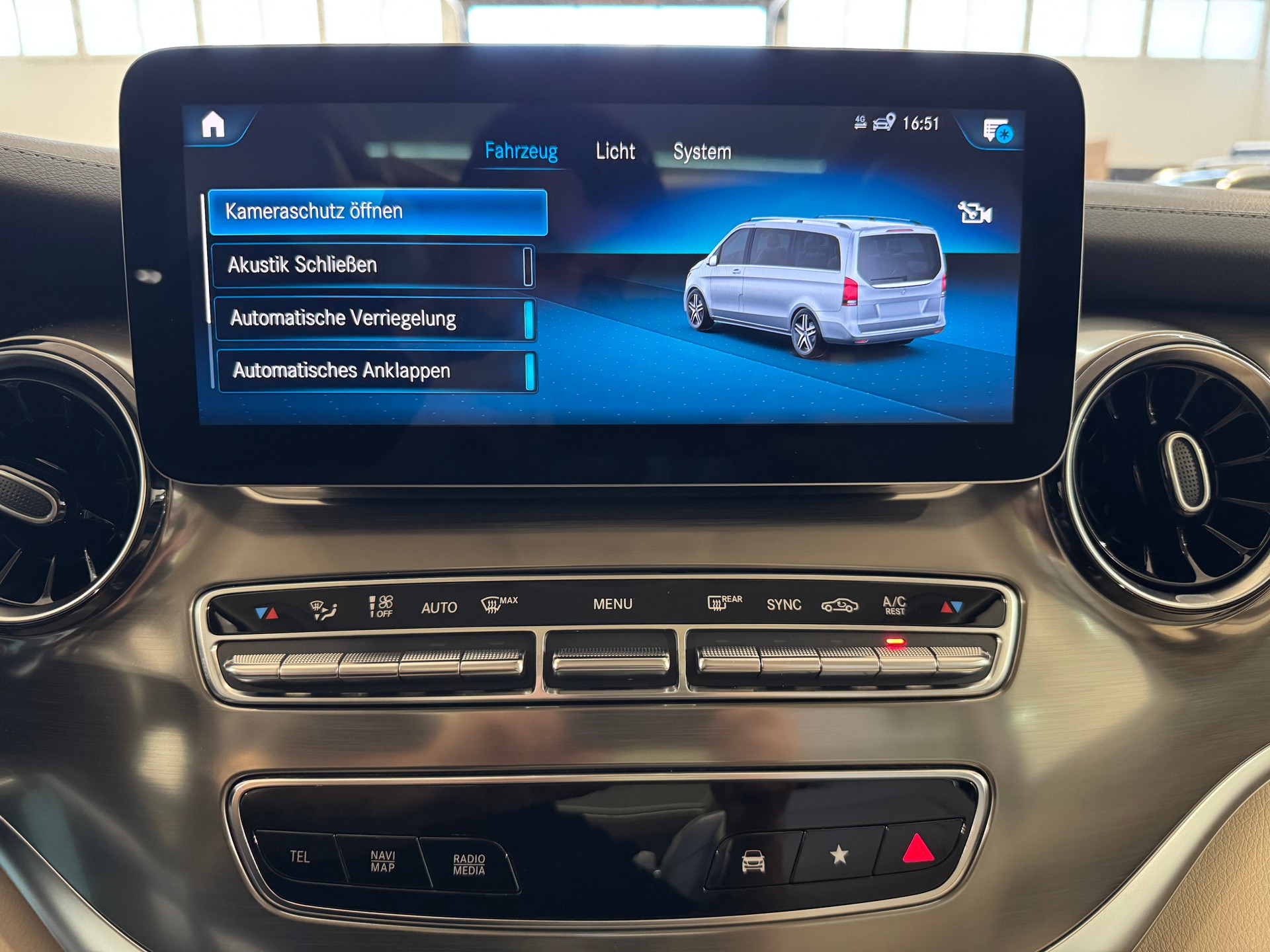 MERCEDES-BENZ V 250 d lang Exclusive 9G-Tronic-image-27