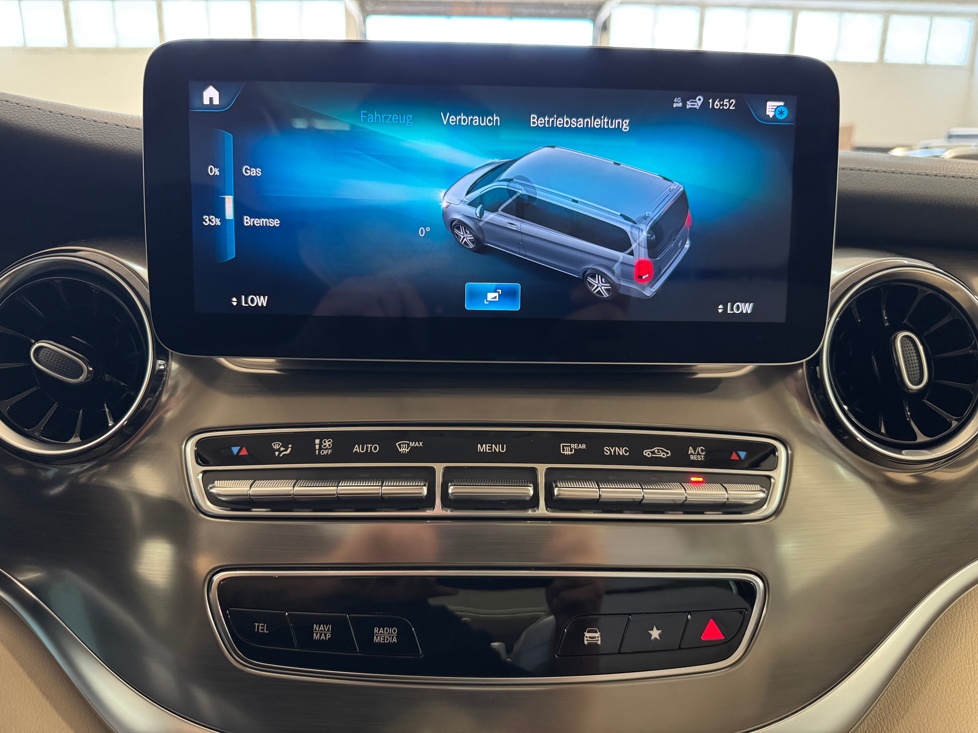 MERCEDES-BENZ V 250 d lang Exclusive 9G-Tronic-image-30
