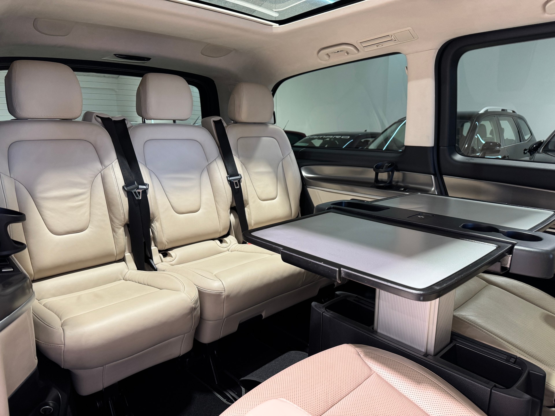 MERCEDES-BENZ V 250 d lang Exclusive 9G-Tronic-image-17