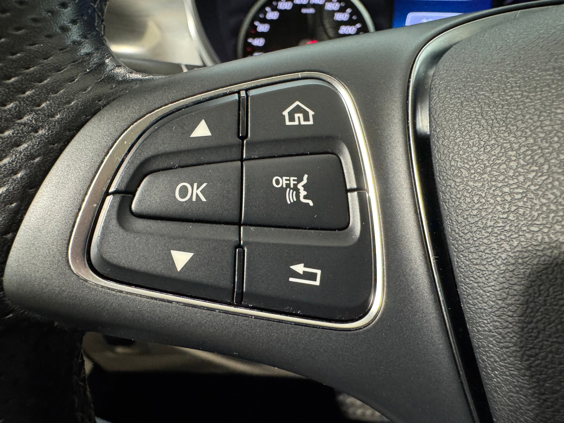 MERCEDES-BENZ V 250 d lang Exclusive 9G-Tronic-image-22