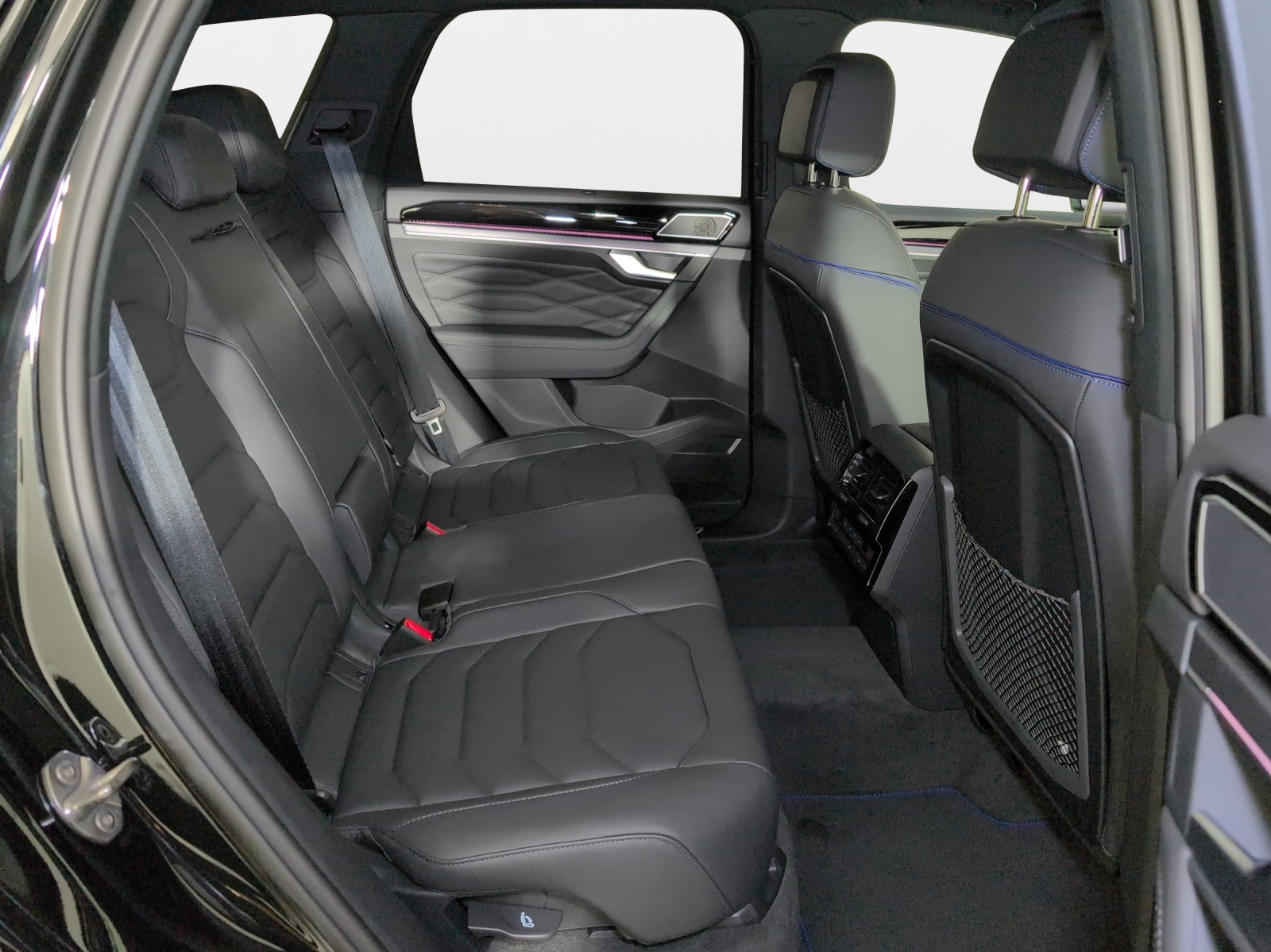 VW Touareg 3.0 TSI eHybrid United Tiptronic-image-8