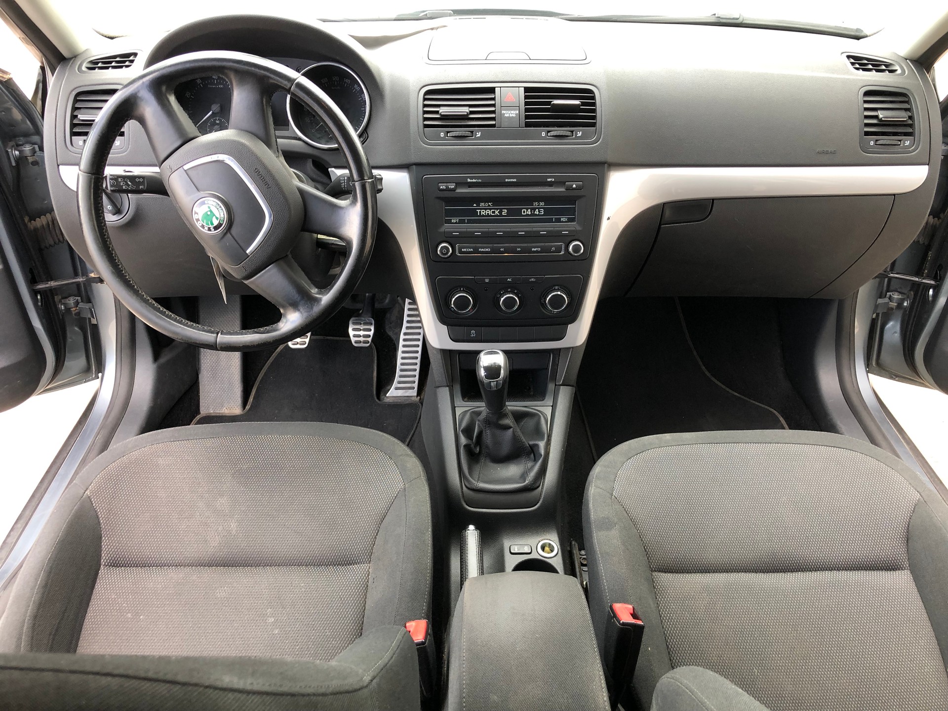 SKODA Yeti 1.4 TSI Ambition-image-11