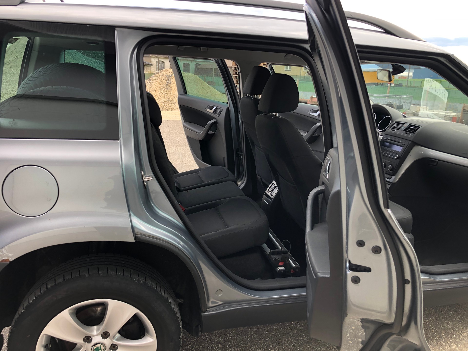 SKODA Yeti 1.4 TSI Ambition-image-8