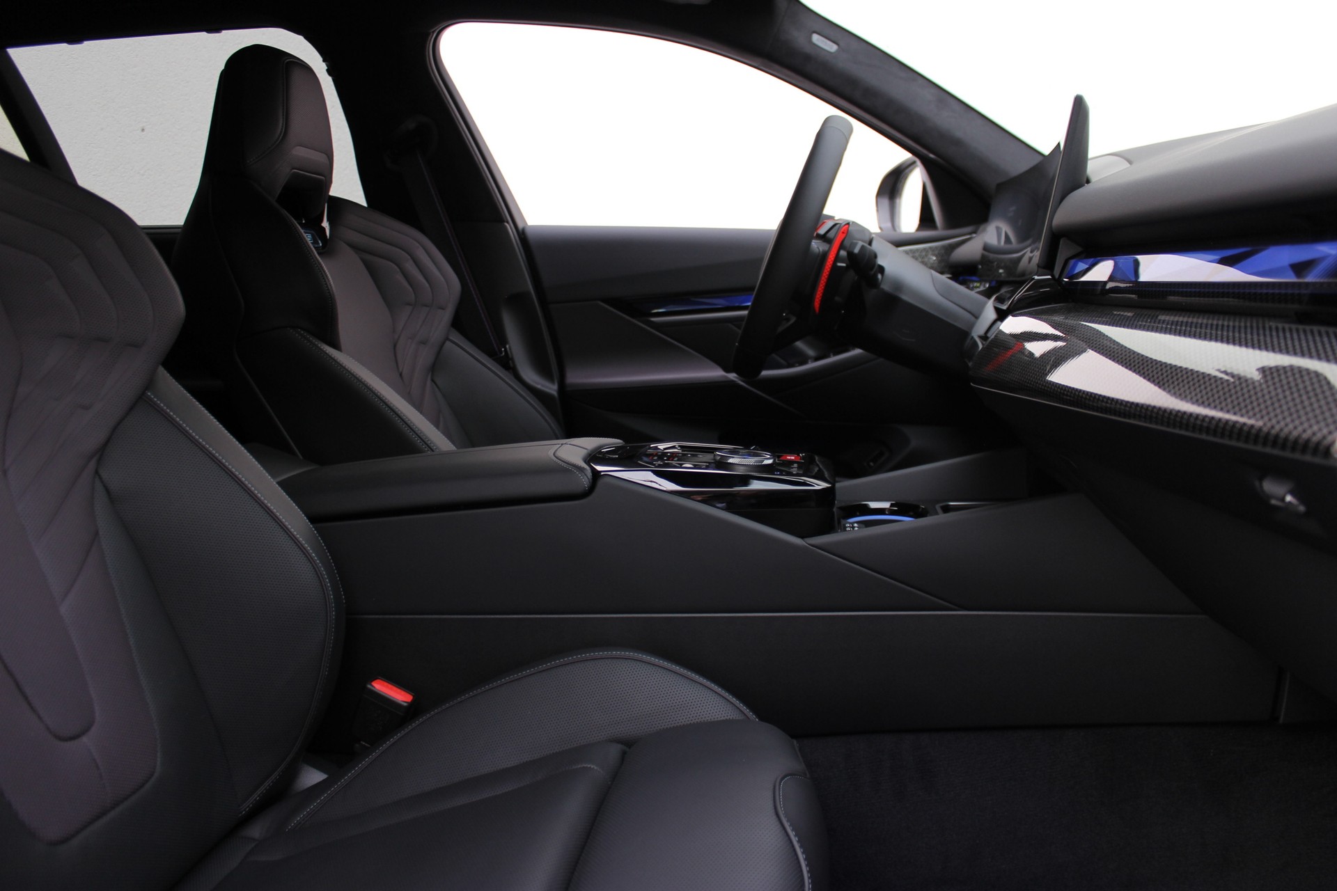 BMW M5 xDrive Touring Individual *SPACESILBER* 🎉0.0%-LEASINGAKTION🎉-showroom-element-3