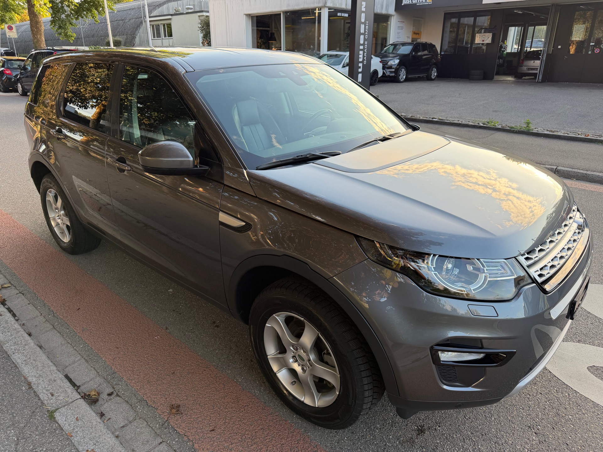 LAND ROVER Discovery Sport 2.0 Si4 HSE AT9-showroom-element-3