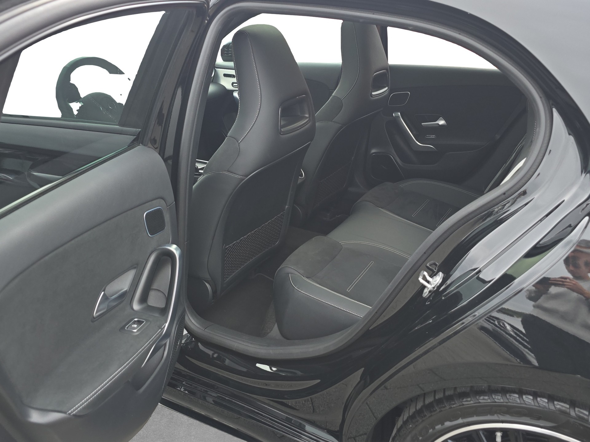 MERCEDES-BENZ A 250 4Matic 8G-DCT-image-9
