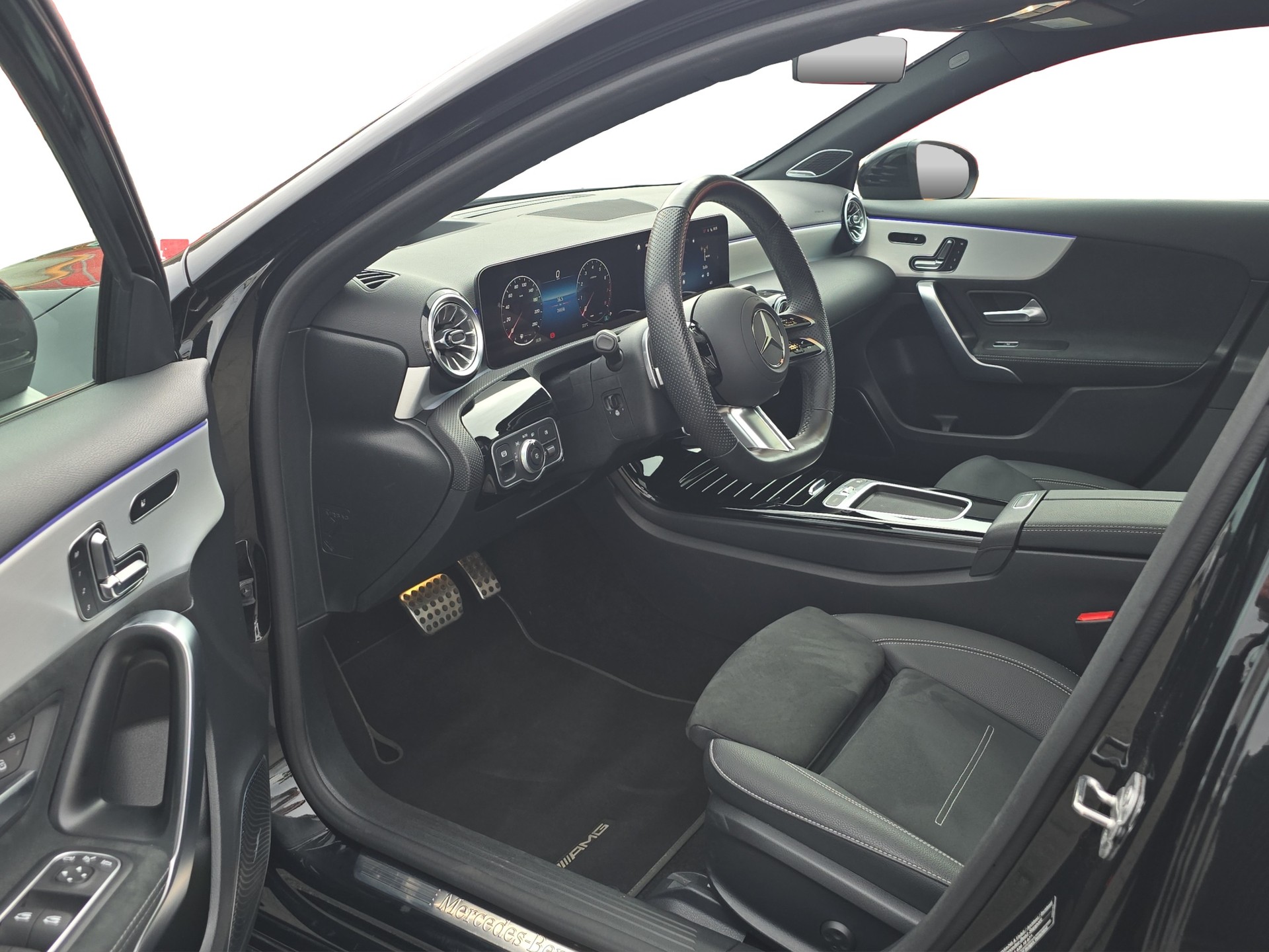 MERCEDES-BENZ A 250 4Matic 8G-DCT-image-6