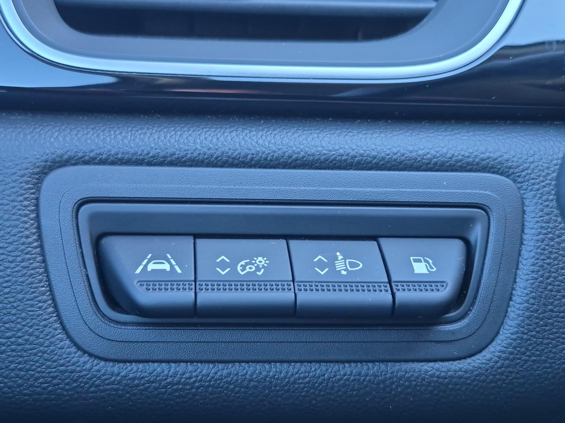 MITSUBISHI ASX 1.6 PHEV Intense-image-17