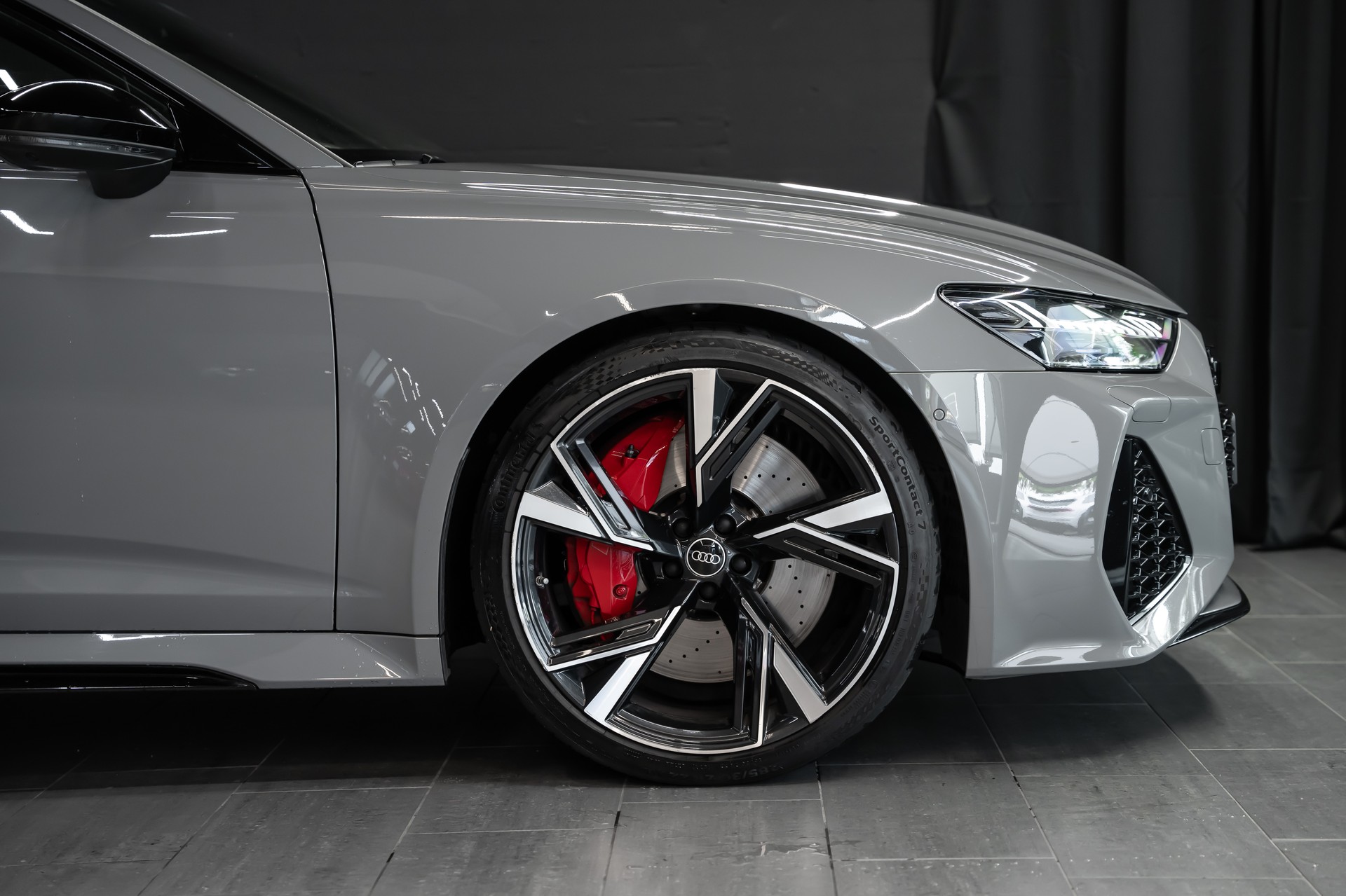 AUDI RS6 Avant 4.0 TFSI V8 Performance / CH Auto / Audi Werksgarantie / Gratis Service / Sitzkühlung / Bang & Olufsen uvm...-image-3