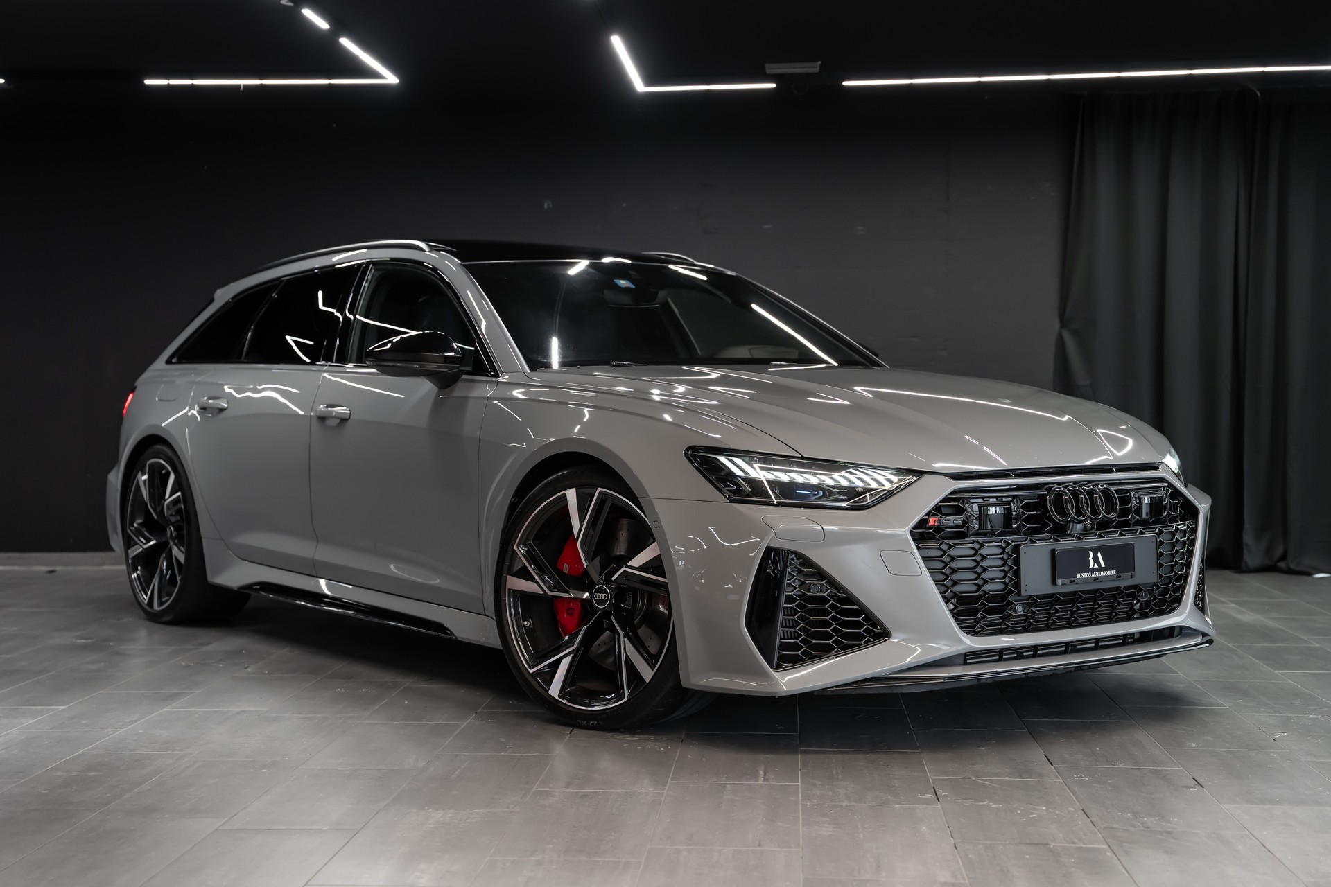 AUDI RS6 Avant 4.0 TFSI V8 Performance / CH Auto / Audi Werksgarantie / Gratis Service / Sitzkühlung / Bang & Olufsen uvm...
