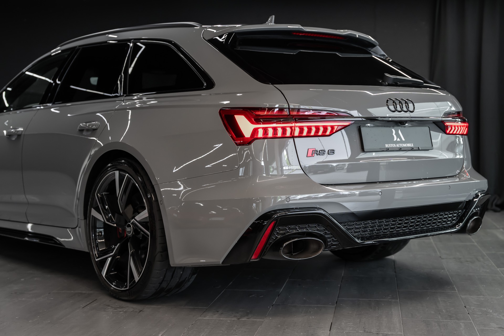 AUDI RS6 Avant 4.0 TFSI V8 Performance / CH Auto / Audi Werksgarantie / Gratis Service / Sitzkühlung / Bang & Olufsen uvm...-image-7