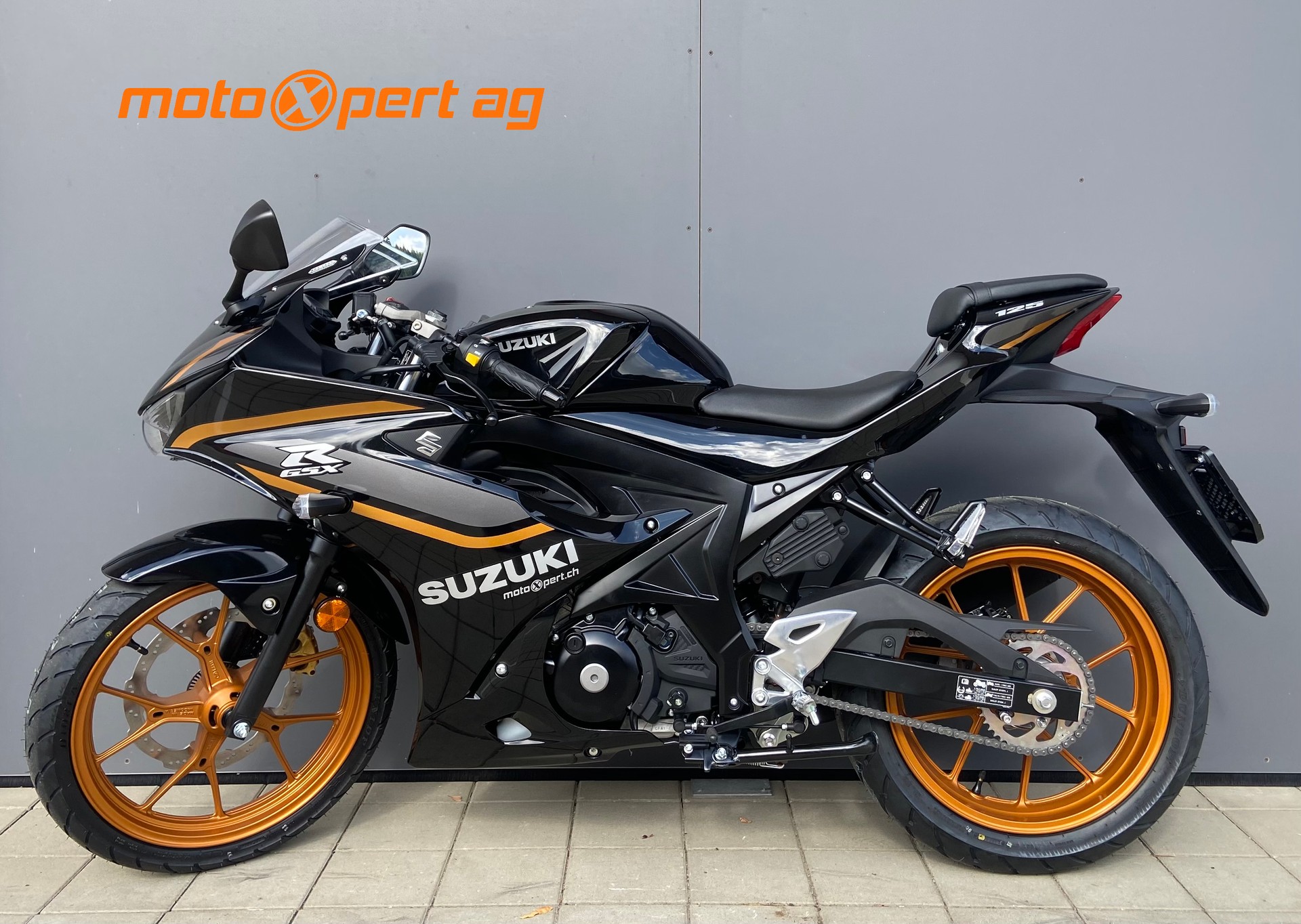 SUZUKI GSX-R 125-showroom-element-2