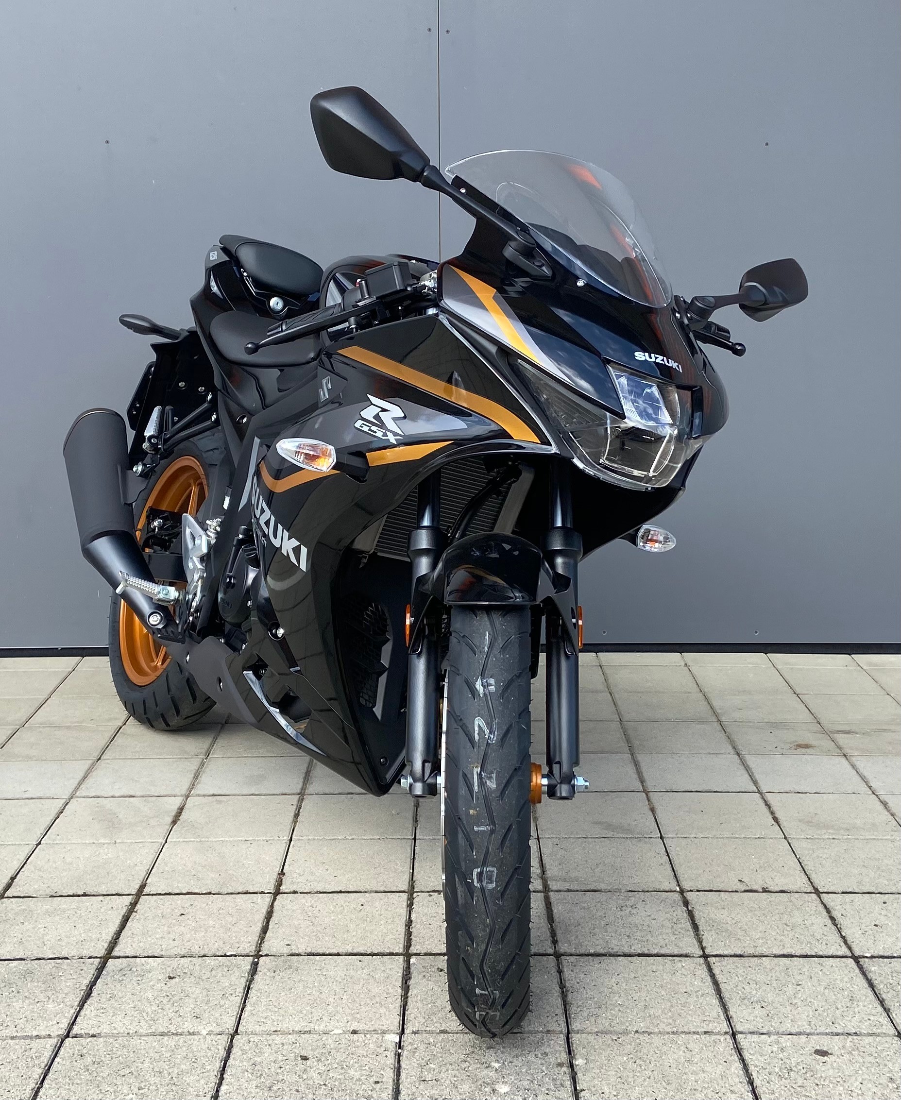 SUZUKI GSX-R 125-showroom-element-1