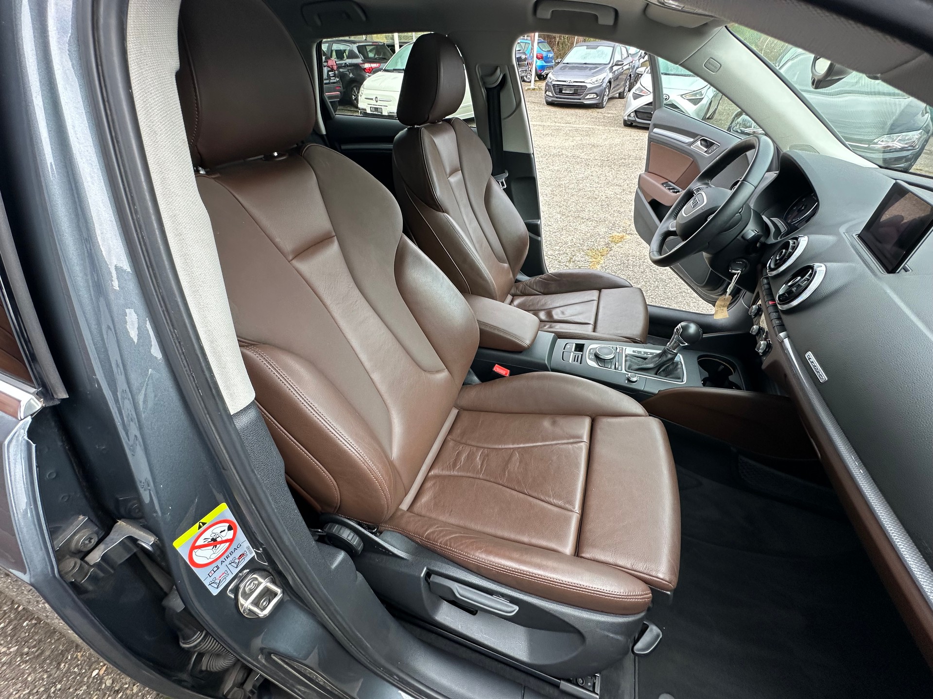 AUDI A3 Sportback 1.8 TFSI Ambiente quattro S-tronic-image-26