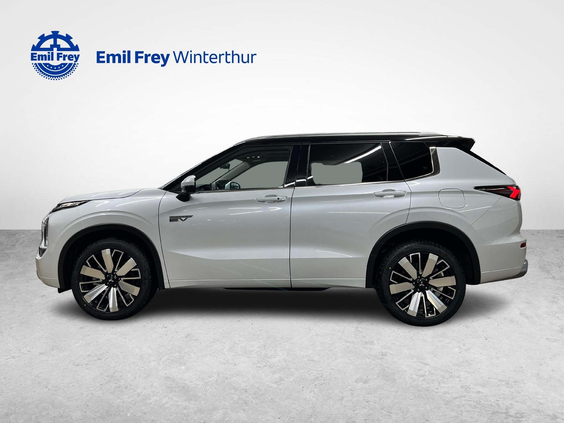 MITSUBISHI Outlander 2.4 PHEV Instyle 4x4-showroom-element-1