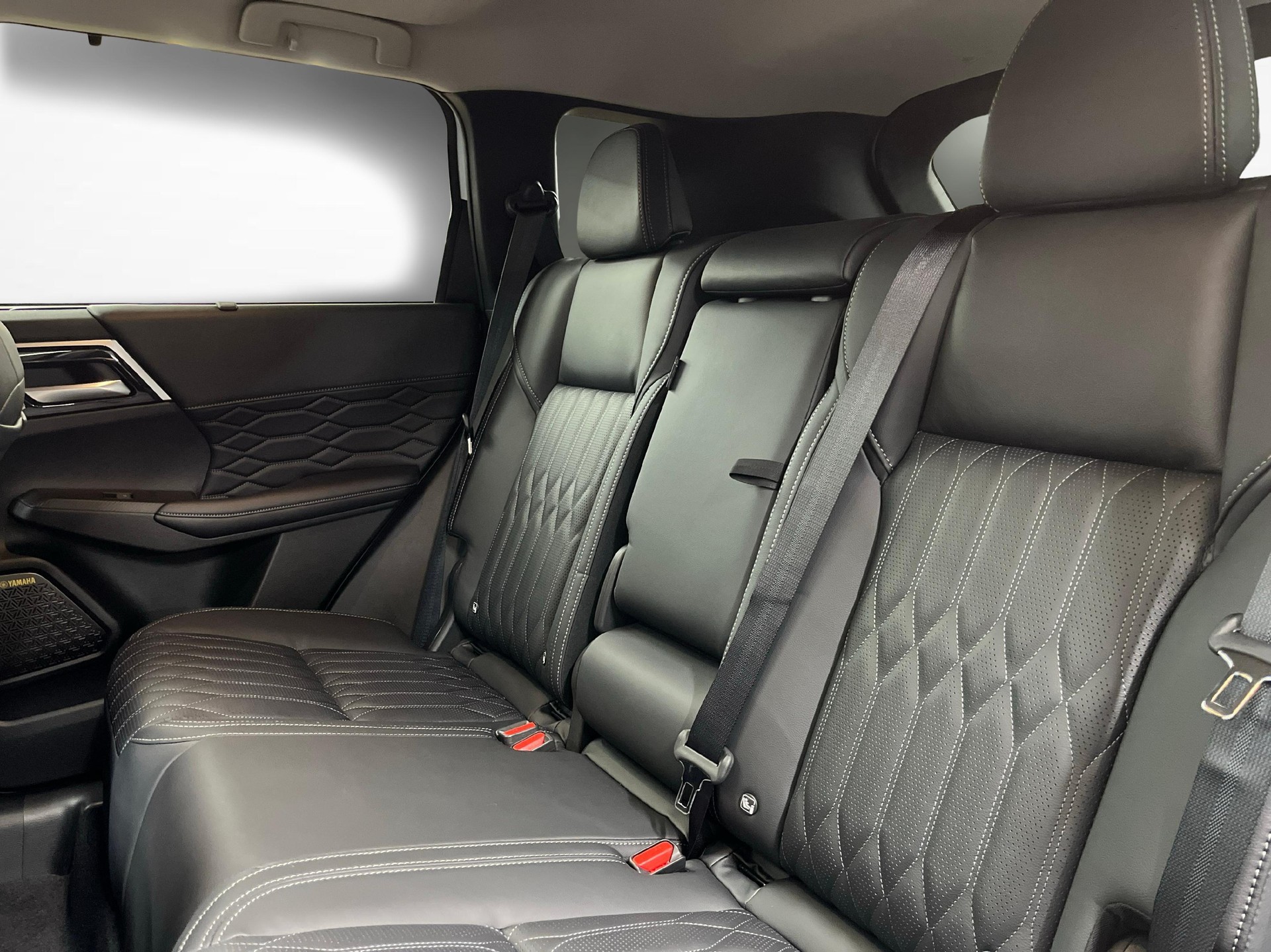 MITSUBISHI Outlander 2.4 PHEV Instyle 4x4-image-10