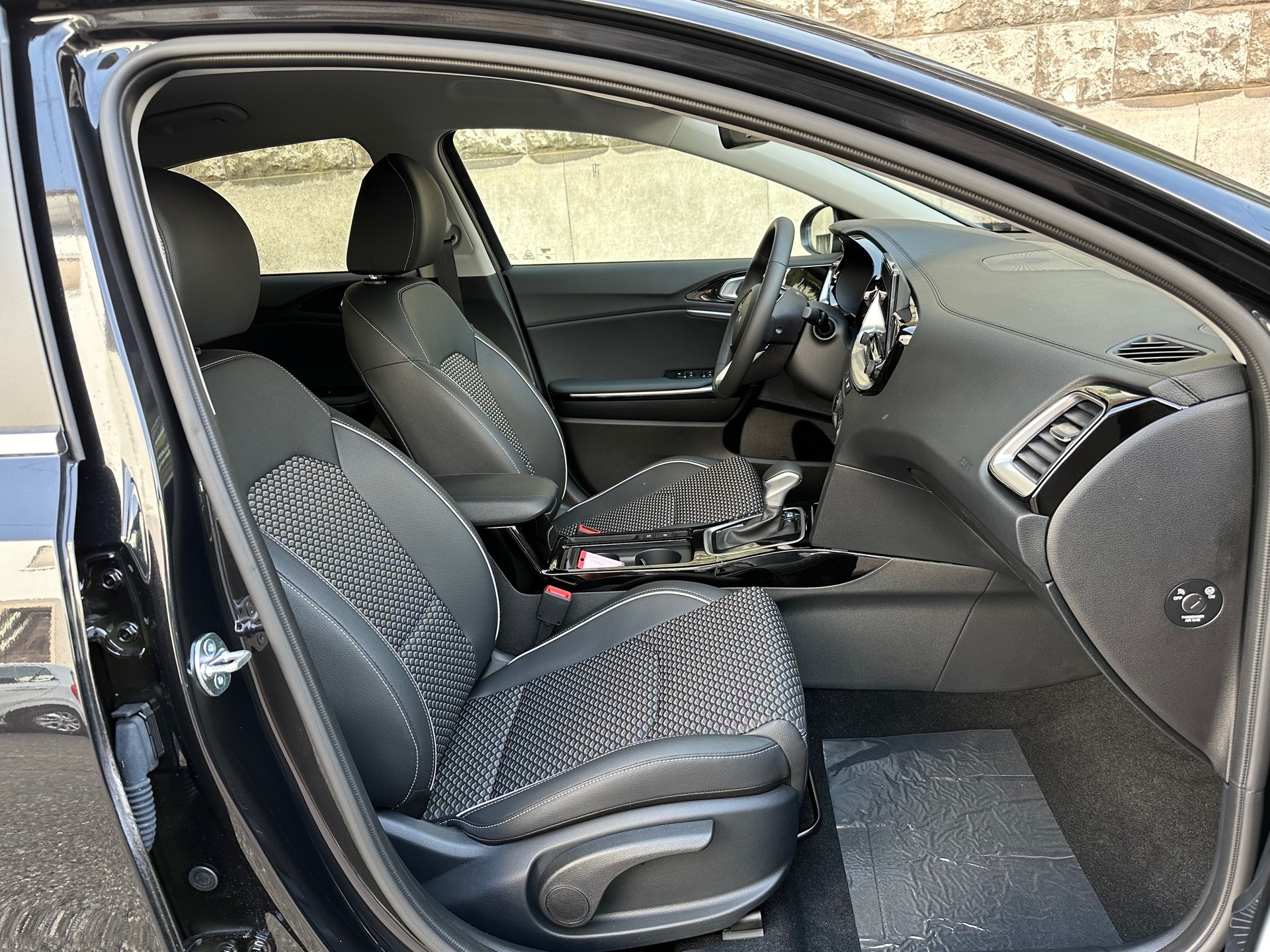 KIA XCeed 1.5 T-GDi Power DCT-image-7